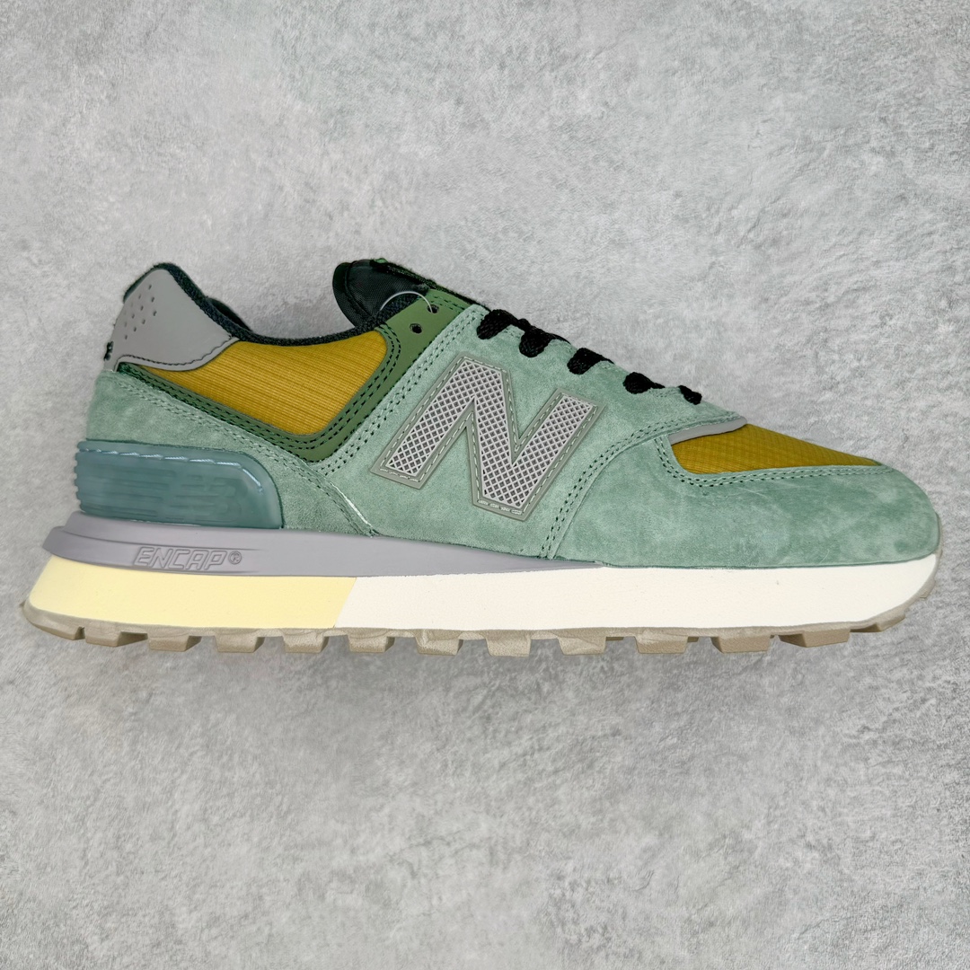 Stone Island x NB新百伦New Balance U574升级版系列低帮复古休闲运动慢跑鞋“石头岛联名军绿灰”U574LGST Stone Island x New Balance 574 Legacy迎来国内登场。作为双方的联名新品，一改此前的迎合跑鞋鞋型，采用更加适合日常穿搭上脚的 New Balance 574 Legacy 很难不让玩家动心，尤其是热衷 Stone Island 的岛民朋友。而此次更是采用 574 Legacy 作为蓝本，鞋款规格以及做工上更加精良。此次双方在配色选择上军绿色以及灰色作为主调，凸显出与 Stone Island 联名的硬核气质。优质的鞋身材质，也让整双鞋在熟悉的鞋型设计上，焕发出新的生机。鞋舌、鞋跟以及鞋垫点缀 Stone Island 标志性 LOGO，防撕裂织物鞋面、ABZORB 中底保证日常上脚的舒适度。尺码：36 36.5 37.5 38 38.5 39.5 40 40.5 41.5 42 42.5 43 44 45 46-选品中心