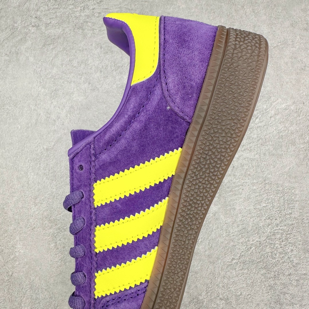 图片[7]-AD Originals Handball SPZL 手球运动员系列百搭休闲运动板鞋 GW1398 这款来自阿迪达斯的这款HANDBALL SPZL前身是一双手球运动鞋，这一次拿来复刻，所以鞋面的主要色彩选用了黑色， 鞋面外侧除了Spezial字母之外还有三叶草标志。Handball SPZL作为复古手球训练鞋与作为室内足球鞋的Samba有着异曲同工之处，但是质感更为出众的鞋身以及丰富的配色选择比起Samba来讲可以说是更胜一筹了！尺码：36 36⅔ 37⅓ 38 38⅔ 39⅓ 40 40⅔ 41⅓ 42 42⅔ 43⅓ 44 45-选品中心