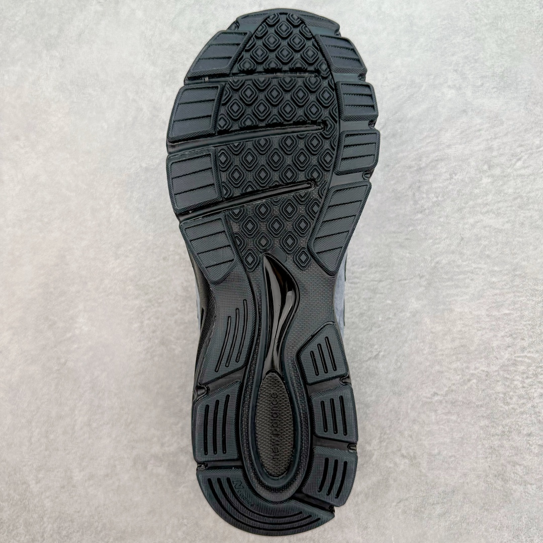 图片[9]-＃K版纯原 New Balance in USA M990V4 新百伦NB系列美产血统经典复古休闲运动百搭老爹跑步鞋 990V4延续了品牌引以为傲的精湛制鞋技艺及经典复古轮廓 同时中底结合新的ACTIVE lite和PU材料 重新诠释ENCAP科技 带来绝佳缓震体验 于细节处 全鞋360度的3M反光设计 及鞋舌固定功能上的提升 配以全新的N标设计更是带来绝佳的用户体验 尺码：36 37 37.5 38 38.5 39 40 40.5 41.5 42 42.5 43 44 44.5 45-选品中心