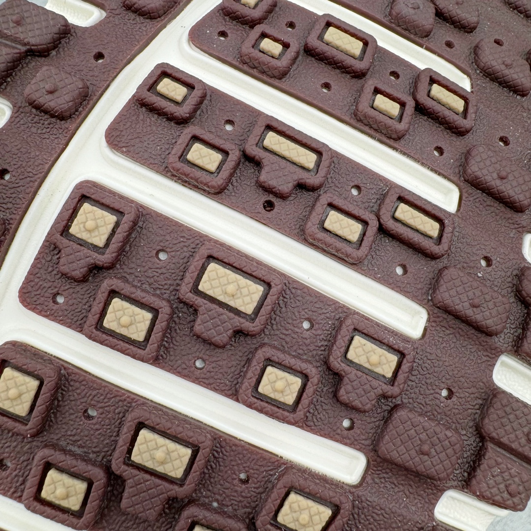 图片[12]-＃CS纯原 NK P-6000 系列低帮复古老爹风休闲运动舒适慢跑鞋 米白褐绿 HF0728-201 购入原鞋原装纸板楦头开发 独家私模四层组合大底 市场唯一正确版本 良心定价 新配色陆续出货 进口三文治网面 融合 Pegasus 过往运动鞋设计 助力 21 世纪早期跑步运动跃升时尚新高度 采用透气网眼布、运动风格线条和耐穿覆面 兼具吸睛外观和舒适感受 中底泡绵以田径赛道为灵感 打造厚实设计 缔造出众缓震性能 尺码：36 36.5 37.5 38 38.5 39 40 40.5 41 42 42.5 43 44 44.5 45-选品中心