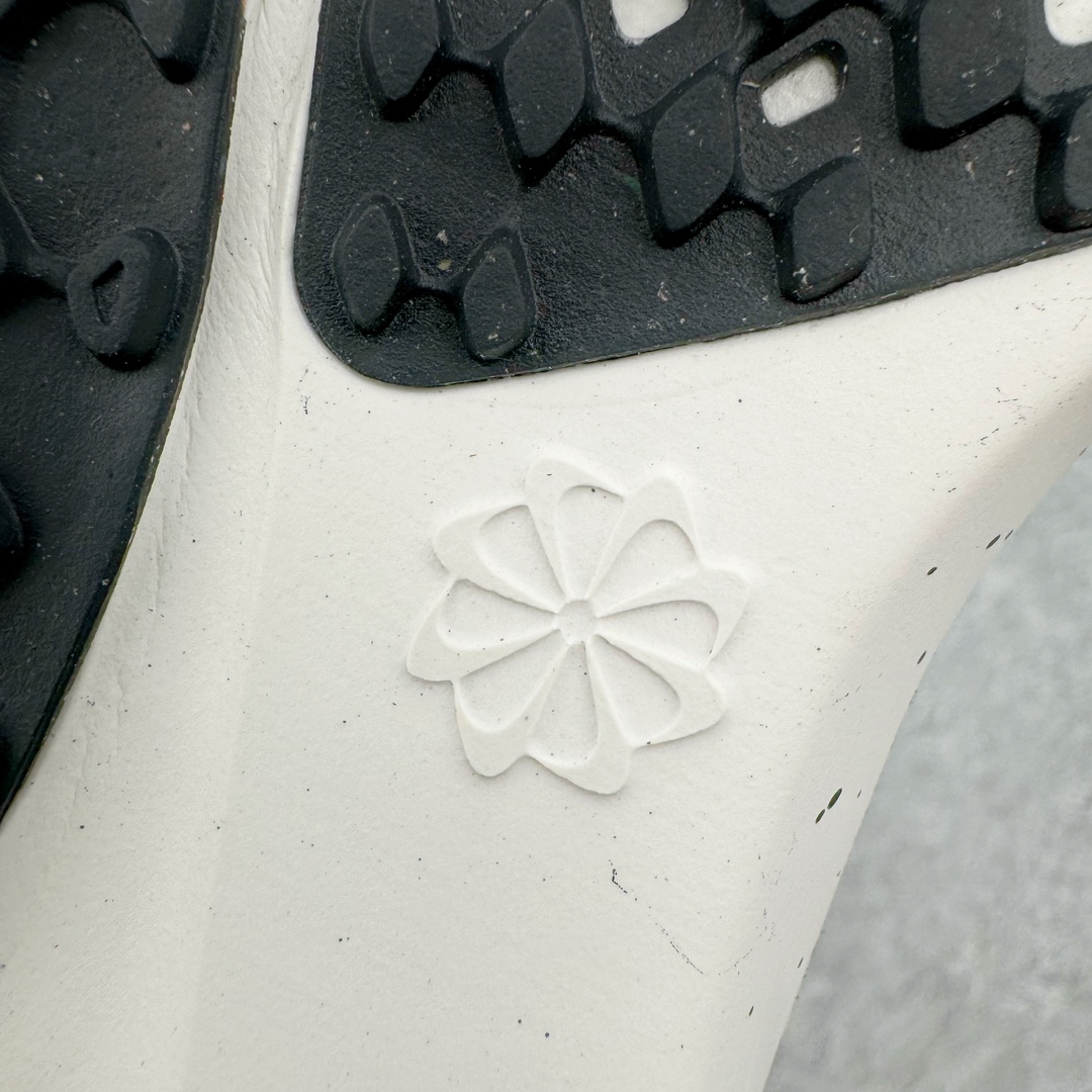 图片[15]-＃纯原 NK Zoom Pegasus 飞马41代马拉松系列网面透气缓震疾速跑鞋 HJ9068-100 拥有 Zoom Air 一如既往的稳定感和流畅感 鞋面采用工程网眼设计 为特定高热区域营造出色透气性 进一步增加鞋面的穿孔数量 让足部能够快速散热 中足搭配 Flywire 飞线 在高速运动时营造舒适稳定的贴合感 内置Zoon气垫加持 动力十足 尺码：36 36.5 37.5 38 38.5 39 40 40.5 41 42 42.5 43 44 44.5 45-选品中心