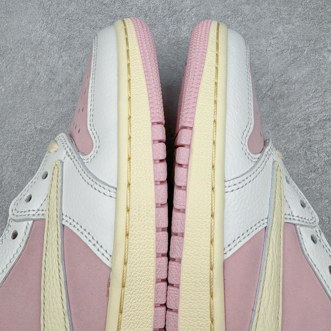 图片[11]-＃DG2.0 Travis Scott x Air Jordan AJ1 Low OG SP TS联名9.0 白粉倒钩低帮 DM7866-600 全新批次 Ljr同源清远全套加持 圈内最强倒钩系列 高端零售特供批次 产品品控稳定性领先行业 各方面均可对飙L版 良心定价不杀猪 SZ原厂全套原楦原纸板冲刀磨具开发 原厂皮料加持 原厂港宝加持定型后跟R度完美 同源原厂电绣 鬼脸飞翼针数密度立体效果一致 百分百一致原鞋 原厂拉帮工艺 针距密度一致 后跟弧度收口自然不对折 极致一眼正品既视感 进口玻璃冲刀皮料裁剪零毛边 全鞋电脑针车工艺 品控清洁度最高QC检验标准 免检产品 原厂订购鞋盒、鞋标、防尘纸、鞋撑、鞋带 追求极致的原厂味道 尺码：40 40.5 41 42 42.5 43 44 44.5 45 46 47.5-选品中心