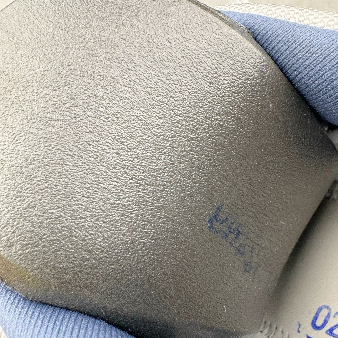 图片[19]-＃Y3纯原 Air Jordan AJ11 Low WMNS \\\”Diffused Blue\\\” 低帮 海军蓝 FV5104-104 外贸特供批次 原楦原档案数据开模打造 原厂中底拉帮钢印 原厂漆皮 防冻不开裂 头层皮料 原装鞋撑 水晶大底正确色度色泽 原楦原数据刺绣 原厂车缝走线及对位 毫厘不差 飞人logo采用原数据电脑刺绣 原装正品碳纤维真实碳板 增强抗扭 原内标 原盒标 正确官方原盒 原厂防氧化水晶外底 原厂配套厂全掌solo气垫 独家尺码：40 40.5 41 42 42.5 43 44 44.5 45 45.5 46 47.5 48.5-选品中心