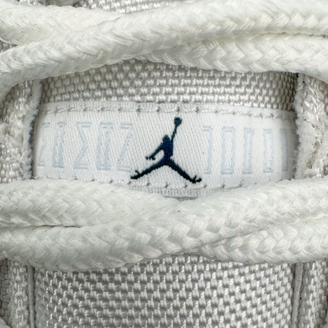 图片[14]-＃Y3纯原 Air Jordan AJ11 Low WMNS \\\”Diffused Blue\\\” 低帮 海军蓝 FV5104-104 外贸特供批次 原楦原档案数据开模打造 原厂中底拉帮钢印 原厂漆皮 防冻不开裂 头层皮料 原装鞋撑 水晶大底正确色度色泽 原楦原数据刺绣 原厂车缝走线及对位 毫厘不差 飞人logo采用原数据电脑刺绣 原装正品碳纤维真实碳板 增强抗扭 原内标 原盒标 正确官方原盒 原厂防氧化水晶外底 原厂配套厂全掌solo气垫 独家尺码：40 40.5 41 42 42.5 43 44 44.5 45 45.5 46 47.5 48.5-选品中心