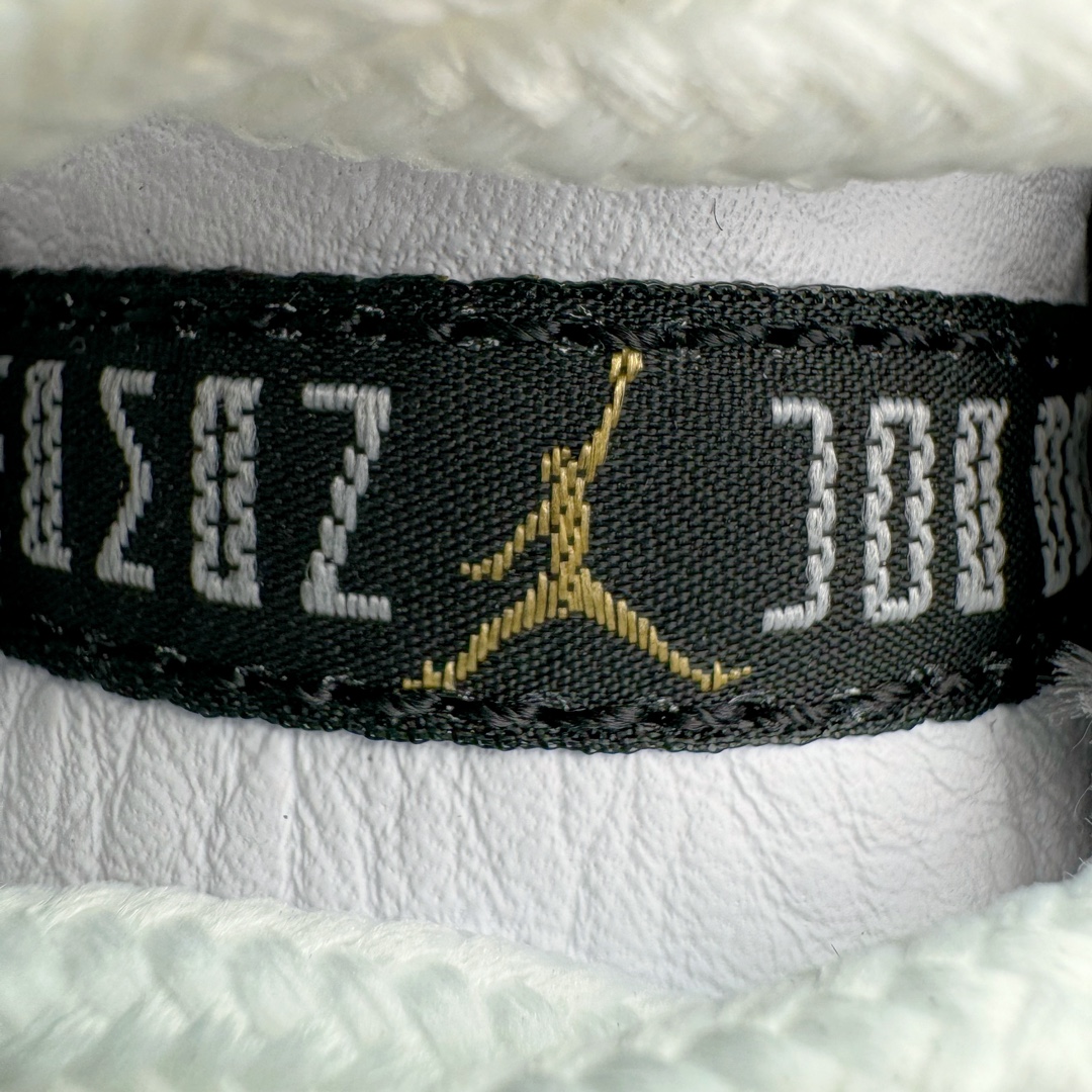 图片[19]-＃Y3纯原特价福利 Air Jordan AJ11 \\\”DMP\\\”金砖 CT8012-170 外贸特供批次 原楦原档案数据开模打造 原厂中底拉帮钢印 原厂漆皮 防冻不开裂 头层皮料 原装鞋撑 水晶大底正确色度色泽 原楦原数据刺绣 原厂车缝走线及对位 毫厘不差 飞人logo采用原数据电脑刺绣 原装正品碳纤维真实碳板 增强抗扭 原内标 原盒标 正确官方原盒 原厂防氧化水晶外底 原厂配套厂全掌solo气垫 独家尺码：36 36.5 37.5 38.5 39 40 40.5 41 42 42.5 43 44 44.5 45 45.5 46 47.5 48.5-选品中心