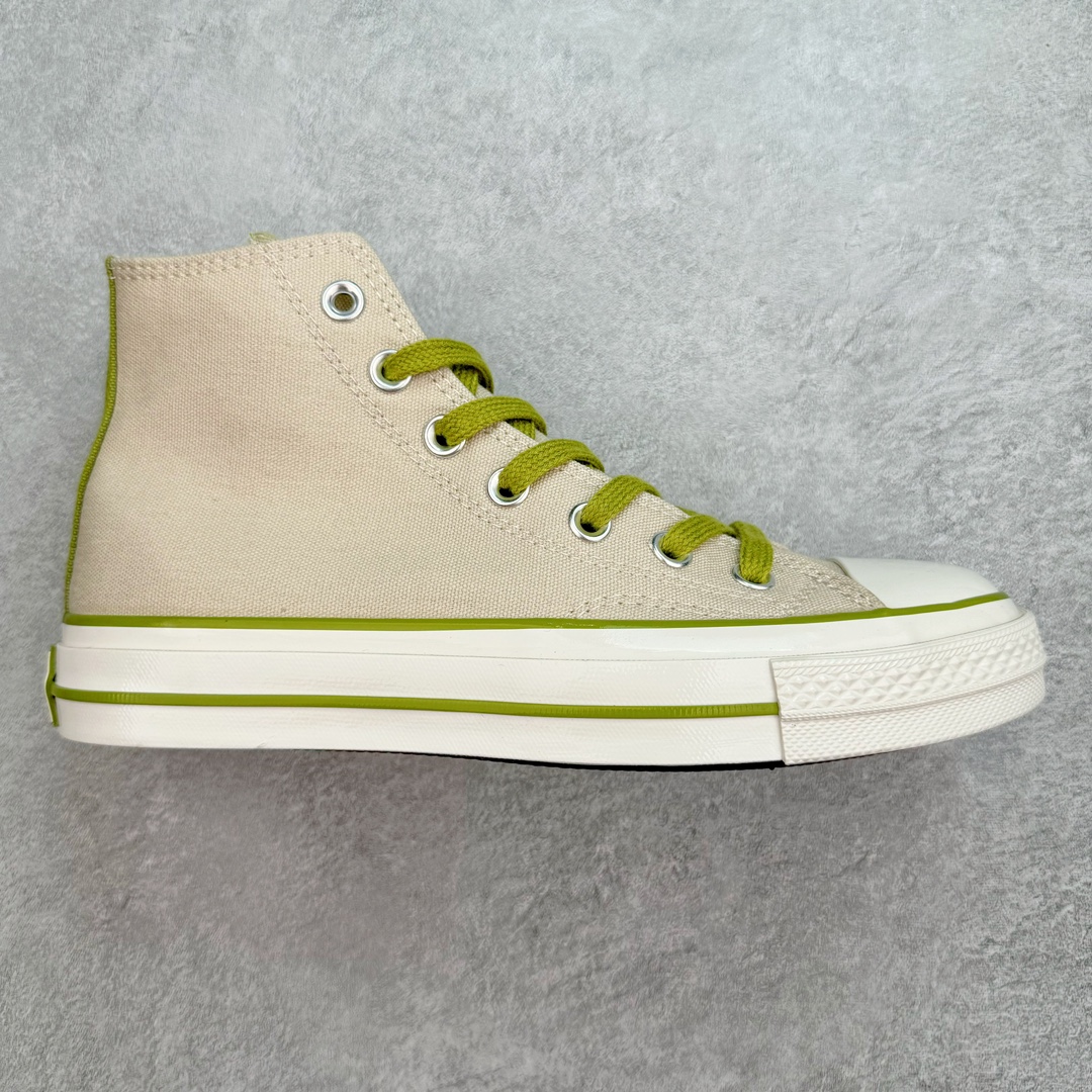 Converse Chuck 70 绿野仙踪 匡威新款 高帮休闲舒适帆布硫化鞋 经典1970鞋身搭配浅杏色鞋面 鞋带及围条运用牛油果绿加以点缀 鞋舌印有十字刺绣 整体极具质感 夏日清新穿搭首选 货号:A08530C 尺码:35 36 36.5 37 37.5 38 39 39.5 41 41.5 42 42.5 43 44-选品中心