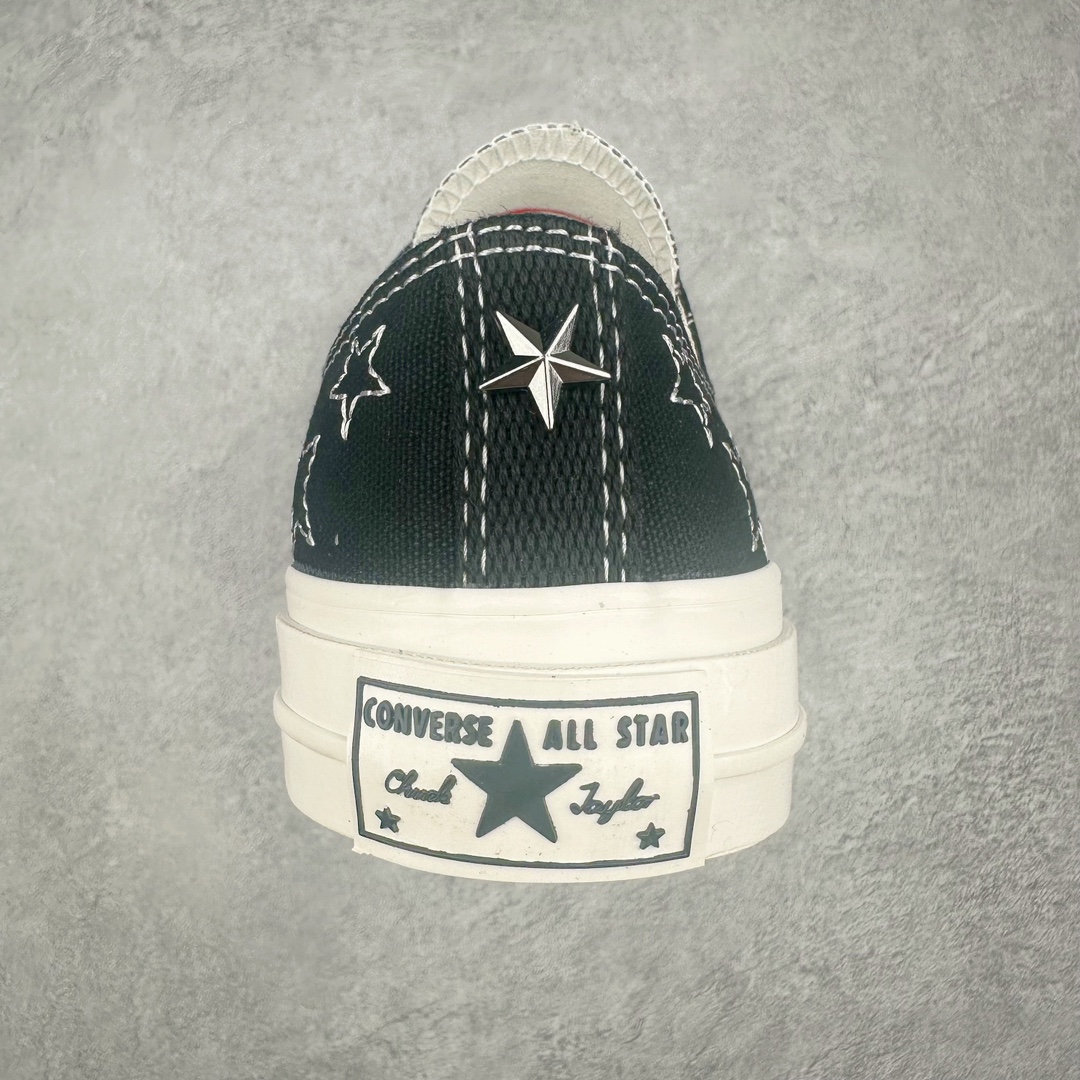 图片[8]-Converse Chuck 70 SNL 黑白星星 匡威新款 低帮休闲舒适帆布硫化鞋 经典1970黑色鞋身搭配星星刺绣和金属星星铆钉 朋克感十足 凸显时尚潮流 货号：A11612C 尺码：35 36 36.5 37 37.5 38 39 39.5 41 41.5 42 42.5 43 44-选品中心