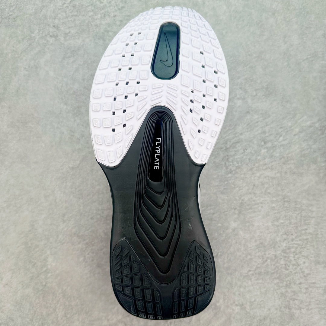 图片[9]-NK zoom Fly6 马拉松高端竞速跑步鞋 FN8454-101 高弹性双层MD搭配碳纤维组合鞋底轻盈缓震 鞋面采用工程网眼设计 为特定高热区域营造出色透气性 进一步增加鞋面的穿孔数量 让足部能够快速散热 在高速运动时营造舒适稳定的贴合感 动力十足！尺码：36 36.5 37.5 38 38.5 39 40 40.5 41 42 42.5 43 44 44.5 45-选品中心