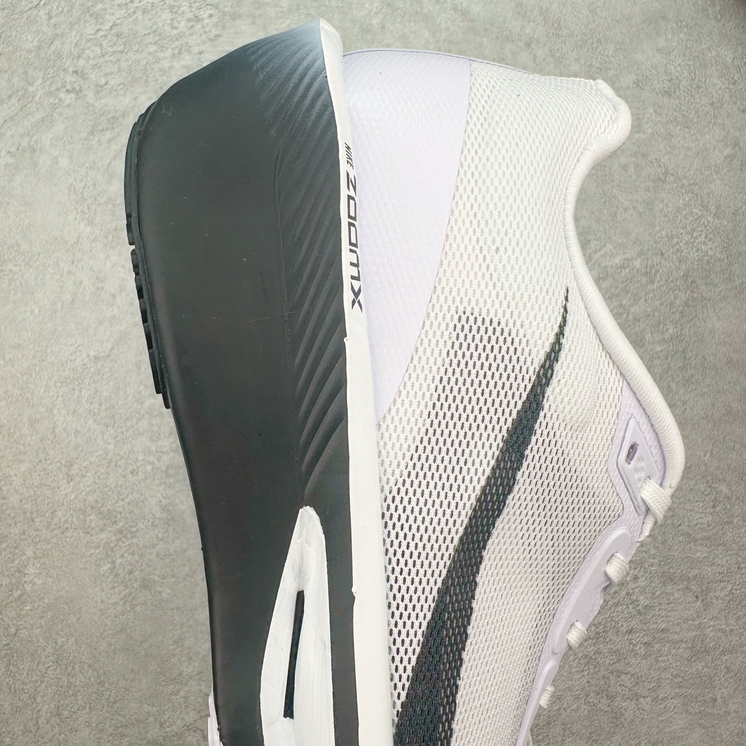 图片[6]-NK zoom Fly6 马拉松高端竞速跑步鞋 FN8454-101 高弹性双层MD搭配碳纤维组合鞋底轻盈缓震 鞋面采用工程网眼设计 为特定高热区域营造出色透气性 进一步增加鞋面的穿孔数量 让足部能够快速散热 在高速运动时营造舒适稳定的贴合感 动力十足！尺码：36 36.5 37.5 38 38.5 39 40 40.5 41 42 42.5 43 44 44.5 45-选品中心