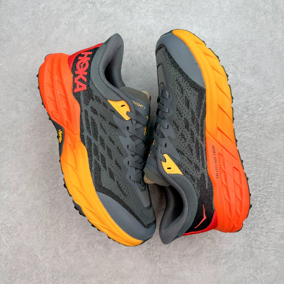 图片[3]-HOKA ONE ONE Speedgoat 5 户外越野跑步鞋 飞速羚羊5系列 新一代工程网纱鞋面 在确保鞋面稳定性的同时减少了固定胶条的使用 鞋面更轻盈、透气、舒适 可回收材料 为环保做出贡献 延伸后跟拉攀 方便快速穿脱 速度型滚动平衡技术 在崎岖的路面上 为平稳顺畅的步伐提供支持 HOKA ONE ONE是来自美国的跑步鞋知名品牌 创立于2009年 始终致力于为所有跑者提供更新、更好的跑步装备 相比常规跑鞋特别研发使用性能独特的几何形跑鞋中底 此种鞋底更厚、更高、回弹性也更好 除了卓越的缓冲性能 它还能为各种阶段的跑者带来更具动感、更加稳定的跑步体验 从设计之初就清楚意识到 要保证跑者步幅的均匀一致 双脚自然而然的运动至关重要 尺码：36 36.5 37.5 38 38.5 39 40 40.5 41 42 42.5 43 44 44.5 45-选品中心