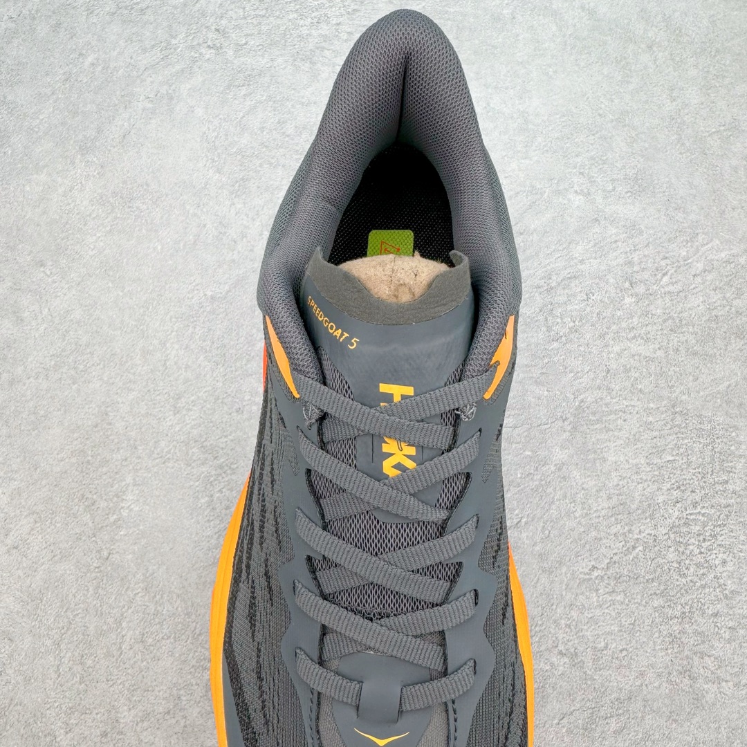 图片[5]-HOKA ONE ONE Speedgoat 5 户外越野跑步鞋 飞速羚羊5系列 新一代工程网纱鞋面 在确保鞋面稳定性的同时减少了固定胶条的使用 鞋面更轻盈、透气、舒适 可回收材料 为环保做出贡献 延伸后跟拉攀 方便快速穿脱 速度型滚动平衡技术 在崎岖的路面上 为平稳顺畅的步伐提供支持 HOKA ONE ONE是来自美国的跑步鞋知名品牌 创立于2009年 始终致力于为所有跑者提供更新、更好的跑步装备 相比常规跑鞋特别研发使用性能独特的几何形跑鞋中底 此种鞋底更厚、更高、回弹性也更好 除了卓越的缓冲性能 它还能为各种阶段的跑者带来更具动感、更加稳定的跑步体验 从设计之初就清楚意识到 要保证跑者步幅的均匀一致 双脚自然而然的运动至关重要 尺码：36 36.5 37.5 38 38.5 39 40 40.5 41 42 42.5 43 44 44.5 45-选品中心