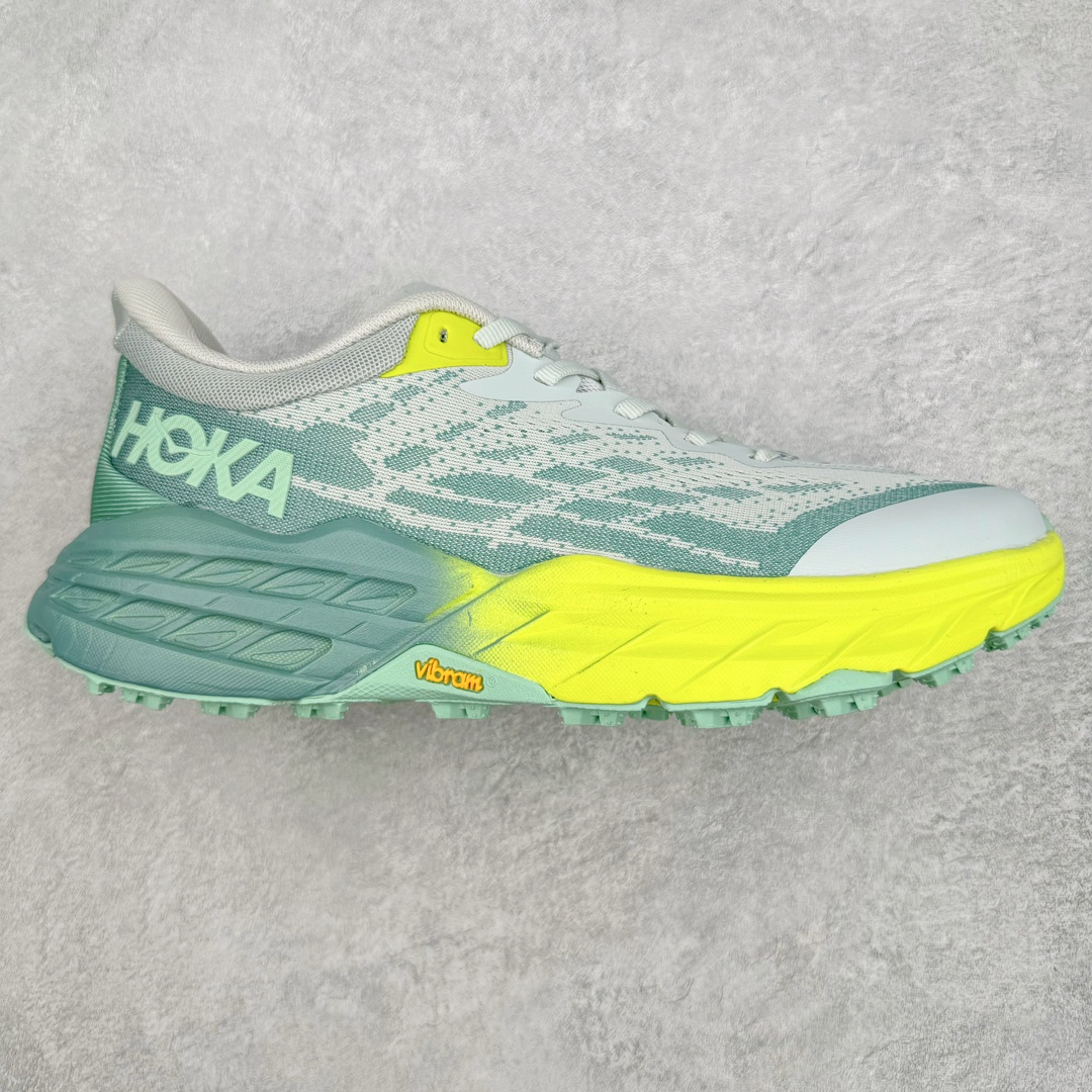 图片[3]-HOKA ONE ONE Speedgoat 5 户外越野跑步鞋 飞速羚羊5系列 新一代工程网纱鞋面 在确保鞋面稳定性的同时减少了固定胶条的使用 鞋面更轻盈、透气、舒适 可回收材料 为环保做出贡献 延伸后跟拉攀 方便快速穿脱 速度型滚动平衡技术 在崎岖的路面上 为平稳顺畅的步伐提供支持 HOKA ONE ONE是来自美国的跑步鞋知名品牌 创立于2009年 始终致力于为所有跑者提供更新、更好的跑步装备 相比常规跑鞋特别研发使用性能独特的几何形跑鞋中底 此种鞋底更厚、更高、回弹性也更好 除了卓越的缓冲性能 它还能为各种阶段的跑者带来更具动感、更加稳定的跑步体验 从设计之初就清楚意识到 要保证跑者步幅的均匀一致 双脚自然而然的运动至关重要 尺码：36 36.5 37.5 38 38.5 39 40 40.5 41 42 42.5 43 44 44.5 45-选品中心