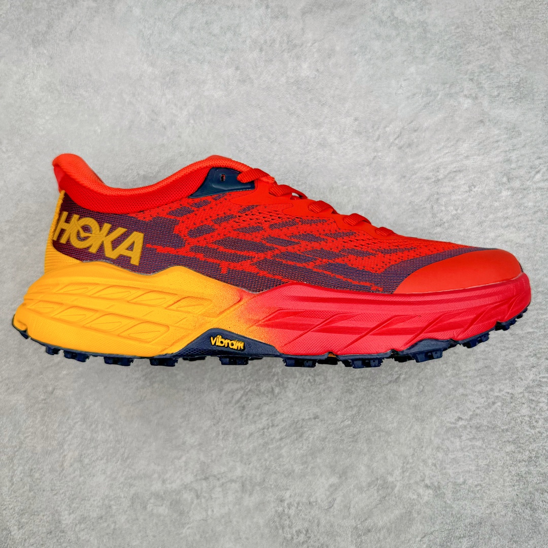 图片[11]-HOKA ONE ONE Speedgoat 5 户外越野跑步鞋 飞速羚羊5系列 新一代工程网纱鞋面 在确保鞋面稳定性的同时减少了固定胶条的使用 鞋面更轻盈、透气、舒适 可回收材料 为环保做出贡献 延伸后跟拉攀 方便快速穿脱 速度型滚动平衡技术 在崎岖的路面上 为平稳顺畅的步伐提供支持 HOKA ONE ONE是来自美国的跑步鞋知名品牌 创立于2009年 始终致力于为所有跑者提供更新、更好的跑步装备 相比常规跑鞋特别研发使用性能独特的几何形跑鞋中底 此种鞋底更厚、更高、回弹性也更好 除了卓越的缓冲性能 它还能为各种阶段的跑者带来更具动感、更加稳定的跑步体验 从设计之初就清楚意识到 要保证跑者步幅的均匀一致 双脚自然而然的运动至关重要 尺码：36 36.5 37.5 38 38.5 39 40 40.5 41 42 42.5 43 44 44.5 45-选品中心