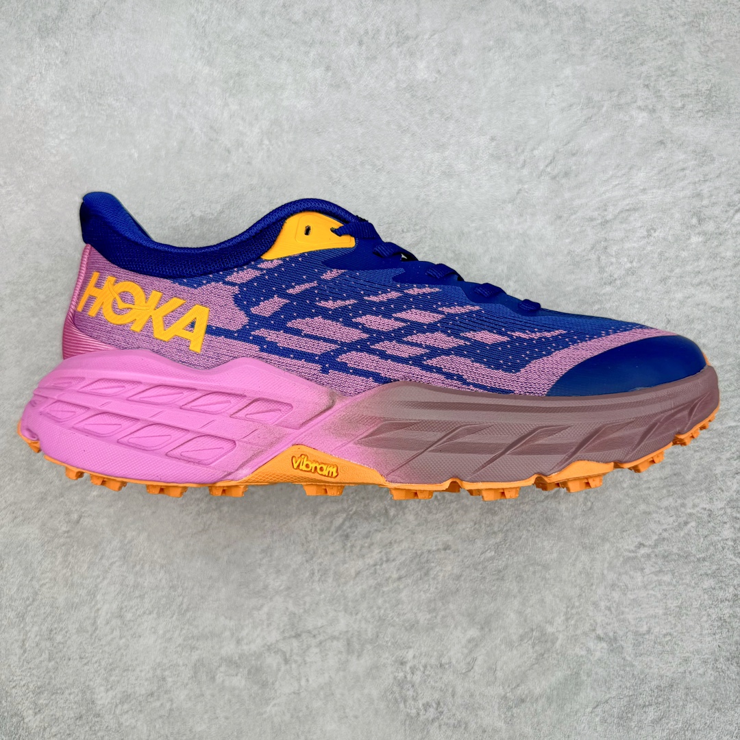 图片[9]-HOKA ONE ONE Speedgoat 5 户外越野跑步鞋 飞速羚羊5系列 新一代工程网纱鞋面 在确保鞋面稳定性的同时减少了固定胶条的使用 鞋面更轻盈、透气、舒适 可回收材料 为环保做出贡献 延伸后跟拉攀 方便快速穿脱 速度型滚动平衡技术 在崎岖的路面上 为平稳顺畅的步伐提供支持 HOKA ONE ONE是来自美国的跑步鞋知名品牌 创立于2009年 始终致力于为所有跑者提供更新、更好的跑步装备 相比常规跑鞋特别研发使用性能独特的几何形跑鞋中底 此种鞋底更厚、更高、回弹性也更好 除了卓越的缓冲性能 它还能为各种阶段的跑者带来更具动感、更加稳定的跑步体验 从设计之初就清楚意识到 要保证跑者步幅的均匀一致 双脚自然而然的运动至关重要 尺码：36 36.5 37.5 38 38.5 39 40 40.5 41 42 42.5 43 44 44.5 45-选品中心