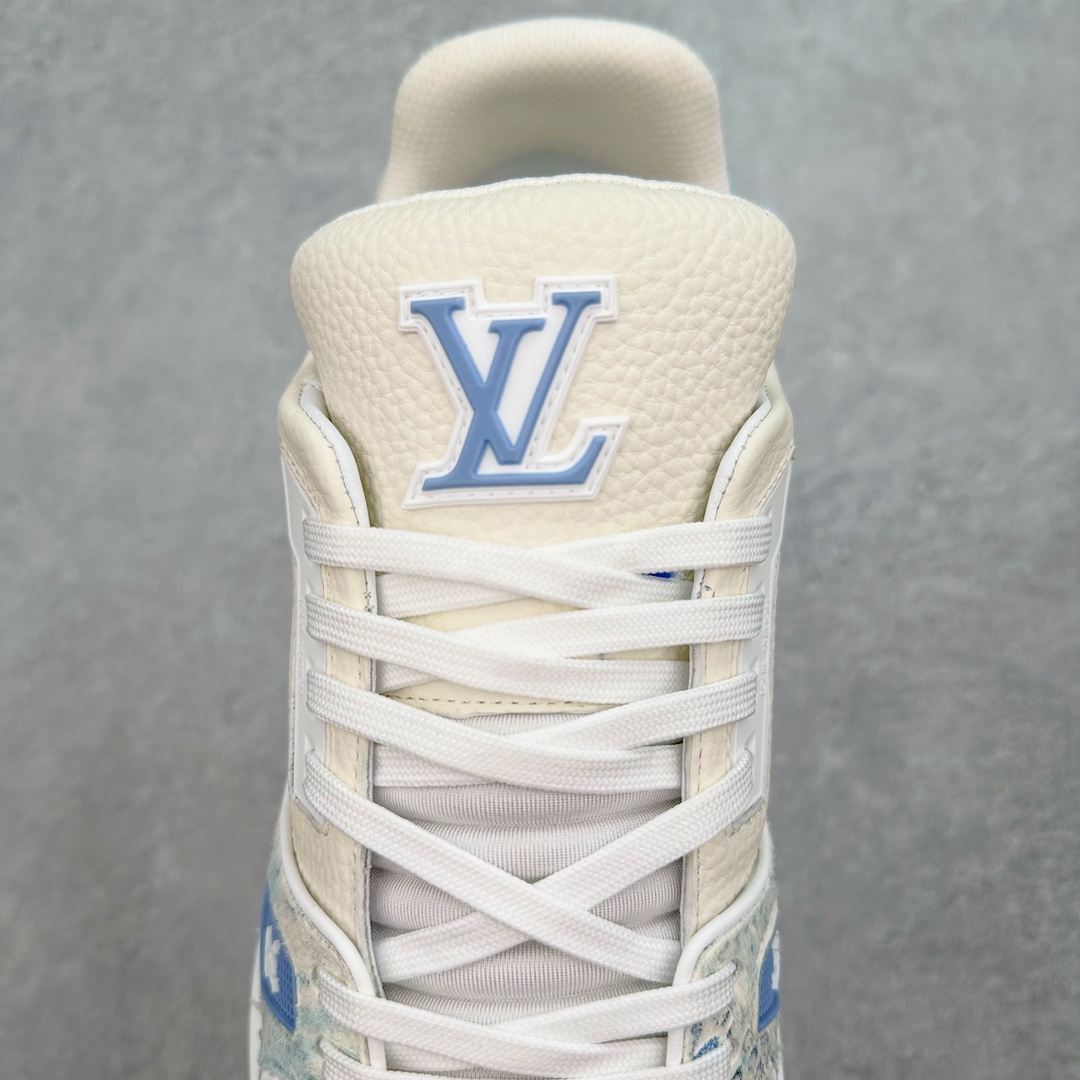 图片[5]-💰490 ＃ZS纯原 Louis Vuitton Trainer lv时装走秀运动鞋 做旧系列 市场所有版本中综合最强的货品 GD实力大厂出品  全网最全配色更新最快 最成熟的做工稳定的品控  完美鞋型超高的清洁度 零毛边线头瑕疵 全套原楦原纸版原鞋开模 全网最具灵魂的版型 正确原装黄色鞋盒 正确中底印花 鞋面印花3D高频深度立体 全鞋电脑针车 紧密相连 针距密度一致 环保乳胶注塑鞋垫 厚度脚感还原原版 皮面裁剪部位 统一油边封口工艺 原装橡胶大底含胶量大底组合零偏差 专柜全套包装 防尘袋 说明书 质保卡 男女鞋 尺码：35 36 37 38 39 40 41 42 43 44 45 编码：yby5936060-运动鞋