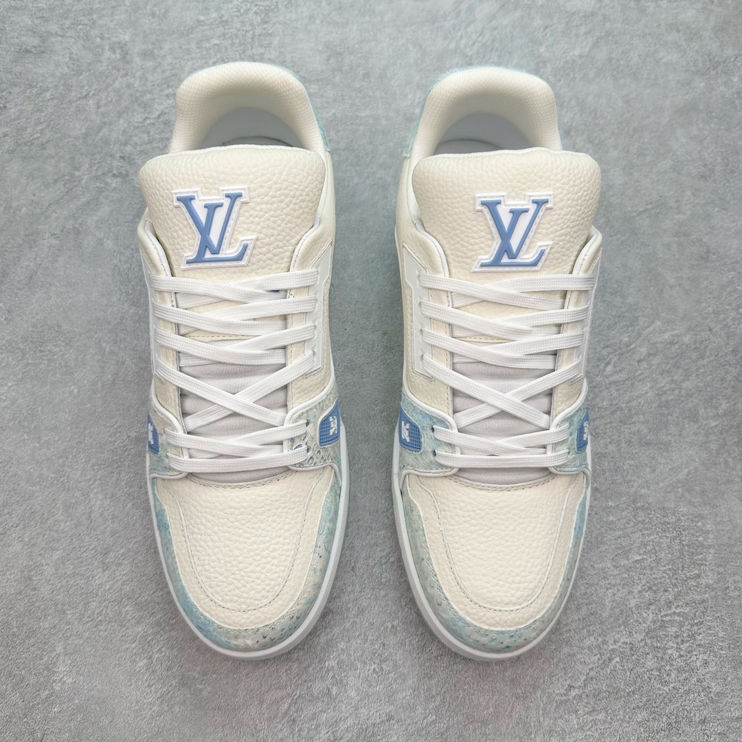 图片[2]-💰490 ＃ZS纯原 Louis Vuitton Trainer lv时装走秀运动鞋 做旧系列 市场所有版本中综合最强的货品 GD实力大厂出品  全网最全配色更新最快 最成熟的做工稳定的品控  完美鞋型超高的清洁度 零毛边线头瑕疵 全套原楦原纸版原鞋开模 全网最具灵魂的版型 正确原装黄色鞋盒 正确中底印花 鞋面印花3D高频深度立体 全鞋电脑针车 紧密相连 针距密度一致 环保乳胶注塑鞋垫 厚度脚感还原原版 皮面裁剪部位 统一油边封口工艺 原装橡胶大底含胶量大底组合零偏差 专柜全套包装 防尘袋 说明书 质保卡 男女鞋 尺码：35 36 37 38 39 40 41 42 43 44 45 编码：yby5936060-运动鞋