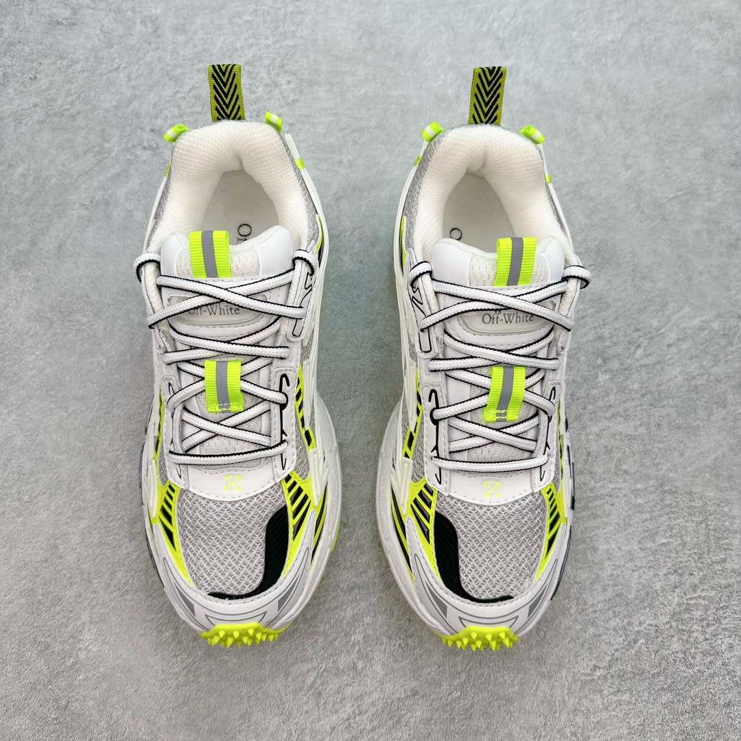 图片[2]-Off-White C/O VirGil Abloh 2024s OW最新款情侣款跑鞋 百分百原盒正确版 原楦原纸板数据开发 4层分离大底 鞋面采用3d立体打印和多种材料拼接而成 防滑耐磨透气性轻便跑鞋 为曾经爆火 并且定位奢潮领域的标志性品牌 Off-White 仍需要不断更新符合当下潮流时尚的复古运动鞋款，以期收获基本盘消费者的关注🌝并将标志性箭头设计置于显著位置。🧊估计将在未来几个月登陆品牌专柜，喜欢的朋友切莫错过✔️ 鞋面：透气网布➕各种特殊定制材料拼接而成✔️ 大底：md+tpu+橡胶组合大底 尺码：35 36 37 38 39 40 41 42 43 44 45-选品中心