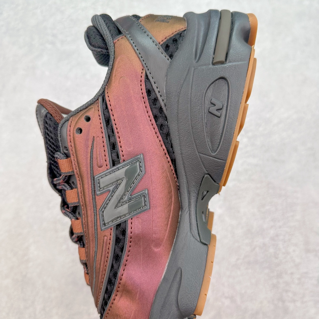 图片[7]-NB新百伦New Balance M1000 系列低帮复古老爹风休闲运动慢跑鞋 据悉，New Balance的复古鞋型M1000系列将在2024年正式回归。而自家美产创意总监Teddy Santis的AIMÉ LEON DORE也将率先推出联名1000撑撑场子，鞋款预计将在今年正式发布。New Balance1000系列作为NB最高端的鞋型，诞生于1999年，一度成为当年的热门鞋型，神似Nike Air Max95，现在看来也是一双符合潮流趋势的复古老爹鞋型。此番Teddy Santis亲自操刀，将丰富的配色和升级材质于复古的1000鞋型结合，鞋身采用米色、绿色和粉色的搭配。\\\”N\\\”字Logo也以全新的设计呈现，以1000标志性的网布和皮革材质打造，带来全新的视觉体验。后续ALD和New Balance1000的联名还将推出纯白配色，具体颜值还要等更多实物图的释出。AIMÉ LEON DORE和New Balance的多次联名一直有着超高的人气，无论是550还是1906R都有着不低的溢价，预计此番颜值不错的全新1000也会有着较高的人气。尺码：36 37 37.5 38 38.5 39.5 40 40.5 41.5 42 42.5 43 44 44.5 45-选品中心