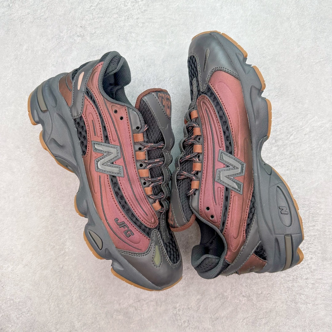 图片[3]-NB新百伦New Balance M1000 系列低帮复古老爹风休闲运动慢跑鞋 据悉，New Balance的复古鞋型M1000系列将在2024年正式回归。而自家美产创意总监Teddy Santis的AIMÉ LEON DORE也将率先推出联名1000撑撑场子，鞋款预计将在今年正式发布。New Balance1000系列作为NB最高端的鞋型，诞生于1999年，一度成为当年的热门鞋型，神似Nike Air Max95，现在看来也是一双符合潮流趋势的复古老爹鞋型。此番Teddy Santis亲自操刀，将丰富的配色和升级材质于复古的1000鞋型结合，鞋身采用米色、绿色和粉色的搭配。\\\”N\\\”字Logo也以全新的设计呈现，以1000标志性的网布和皮革材质打造，带来全新的视觉体验。后续ALD和New Balance1000的联名还将推出纯白配色，具体颜值还要等更多实物图的释出。AIMÉ LEON DORE和New Balance的多次联名一直有着超高的人气，无论是550还是1906R都有着不低的溢价，预计此番颜值不错的全新1000也会有着较高的人气。尺码：36 37 37.5 38 38.5 39.5 40 40.5 41.5 42 42.5 43 44 44.5 45-选品中心