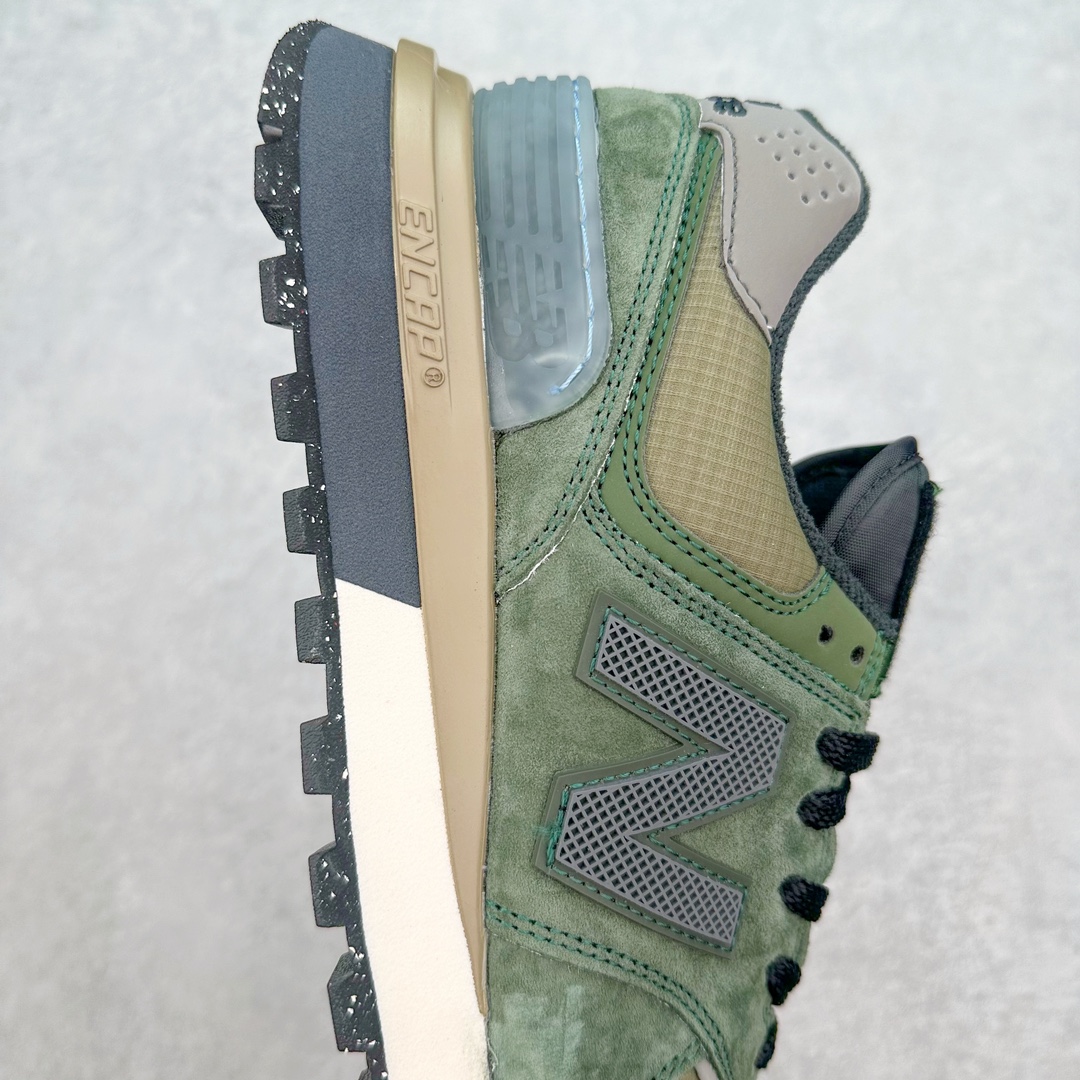 图片[6]-💰190 Stone Island x NB新百伦New Balance U574升级版系列低帮复古休闲运动慢跑鞋“石头岛联名军绿灰”U574LGST Stone Island x New Balance 574 Legacy迎来国内登场。作为双方的联名新品，一改此前的迎合跑鞋鞋型，采用更加适合日常穿搭上脚的 New Balance 574 Legacy 很难不让玩家动心，尤其是热衷 Stone Island 的岛民朋友。而此次更是采用 574 Legacy 作为蓝本，鞋款规格以及做工上更加精良。此次双方在配色选择上军绿色以及灰色作为主调，凸显出与 Stone Island 联名的硬核气质。优质的鞋身材质，也让整双鞋在熟悉的鞋型设计上，焕发出新的生机。鞋舌、鞋跟以及鞋垫点缀 Stone Island 标志性 LOGO，防撕裂织物鞋面、ABZORB 中底保证日常上脚的舒适度。尺码：36 36.5 37.5 38 38.5 39.5 40 40.5 41.5 42 42.5 43 44 45 46 编码：Dby2936060-运动鞋