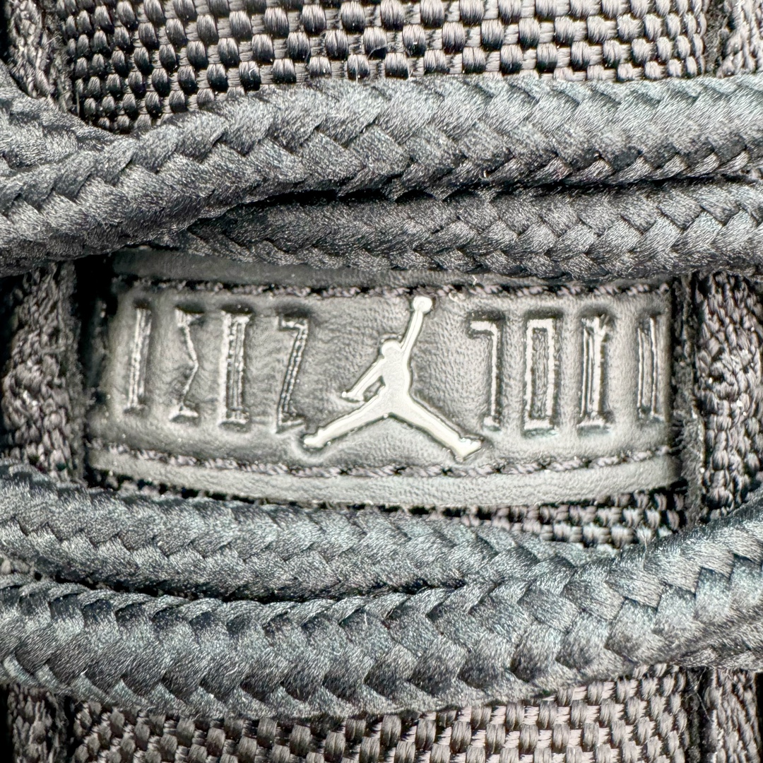 图片[15]-💰420 ＃Y3纯原 Air Jordan AJ11 Retro High \”Silver Eyelets\”大魔王2.0 货号：CT8012-011 外贸特供批次 原楦原档案数据开模打造 原厂中底拉帮钢印 原厂漆皮 防冻不开裂 头层皮料 原装鞋撑 水晶大底正确色度色泽 原楦原数据刺绣 原厂车缝走线及对位 毫厘不差 飞人logo采用原数据电脑刺绣 原装正品碳纤维真实碳板 增强抗扭 原内标 原盒标 正确官方原盒 原厂防氧化水晶外底 原厂配套厂全掌solo气垫 独家尺码：40.5 41 42 42.5 43 44 44.5 45 45.5 46 47.5 48.5 编码：by4936090-运动鞋