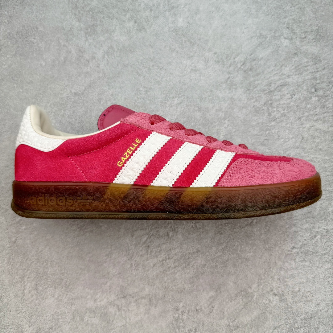 💰100 ＃TG福利特价‼AD Gazelle Indoor Trainers 羚羊内训系列低帮复古百搭休闲运动德训风板鞋 90年代经典的复刻版 自60年代以足球训练鞋面世以来 Gazelle就以其经典设计席卷全球 1991年版本的复刻 再造经典Gazelle 采用皮革打造 搭配浊色细节 让这款经典更加简约 尺码：35⅓ 36 36⅔ 37⅓ 38 38⅔ 39⅓ 40 40⅔ 41⅓ 42 42⅔ 43⅓ 44 45 编码：by1936070-运动鞋