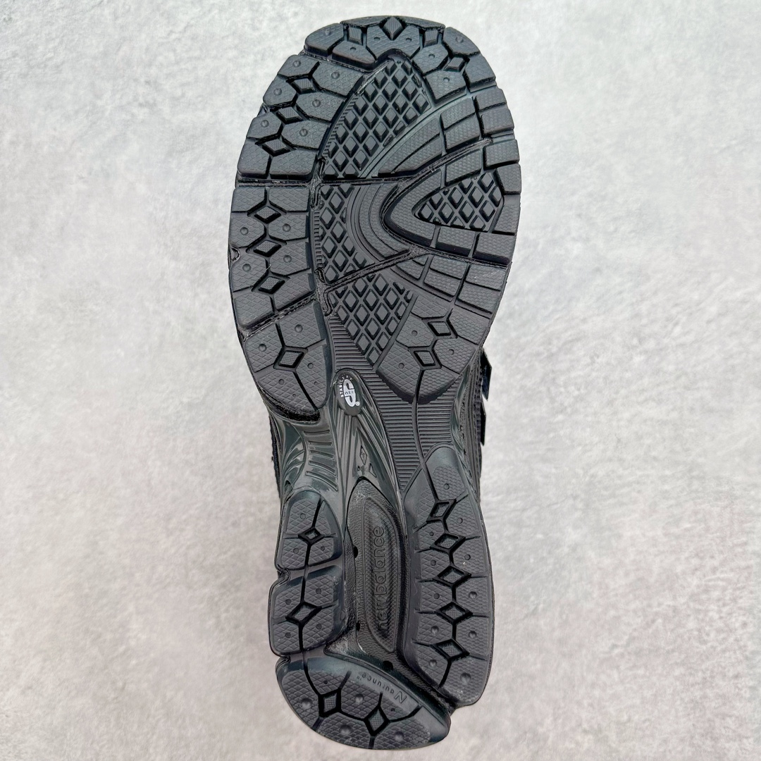 图片[9]-＃DT纯原 新百伦NB New Balance M1906系列 全套原楦原纸板原厂数据开发 进口三明治网面 原装进口皮料正确绒感卡色 正确中底拉帮中底网布细节 原厂标裁 带紫光防伪 定制后跟透明水晶模块 冲裁组合 大底贴合程度胶水上色把控完美 整洁度挑战全网艺术家 多道序QC把关品质完善 匠心打造 耗时两个月开发完成 工艺极其复杂难度可想而知 新开独立私模大底 正确六层组合大底 高端零售专供产物 尺码：36 37 37.5 38 38.5 39 40 40.5 41 42 42.5 43 44 45-选品中心