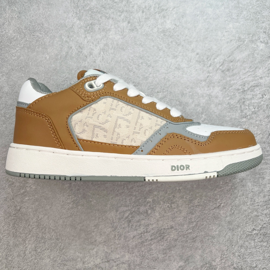 #福利特价 Dior迪奥2021秋冬最新B27系列 敢与AJ大迪奥相媲美 由意大利工坊匠心打造 黄俊捷、林一等各大明星、网红博主争先上脚且全国各大专柜一鞋难求 鞋面牛皮拼接D印花LOGO 内里进口网布、TPU大底以别具一格的立体效果 展现摩登优雅格调 高街潮流搭配必备潮品 尺码:36 37 38 39 40 41 42 43 44 45-选品中心