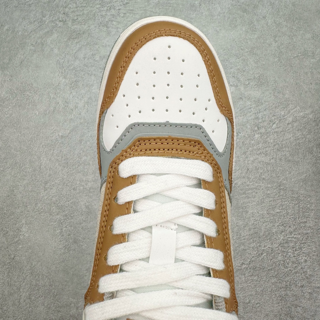 图片[4]-＃福利特价 Dior迪奥2021秋冬最新B27系列 敢与AJ大迪奥相媲美 由意大利工坊匠心打造 黄俊捷、林一等各大明星、网红博主争先上脚且全国各大专柜一鞋难求 鞋面牛皮拼接D印花LOGO 内里进口网布、TPU大底以别具一格的立体效果 展现摩登优雅格调 高街潮流搭配必备潮品 尺码：36 37 38 39 40 41 42 43 44 45-选品中心