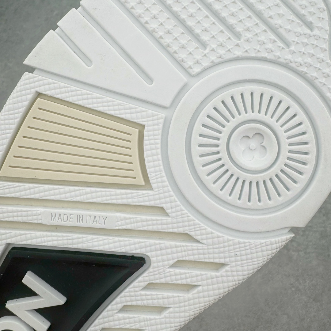 图片[21]-＃GD广顶 Louis Vuitton Trainer lv路易威登时装走秀运动时尚板鞋 外贸零售特供批次 2023全新纸板数据 印花高频效果碾压市面 市售天花板产物 耗时半年巨作 全套原厂新版原纸板楦头开发 原厂特供皮料加持 市场所有版本中综合最强的货品 GD实力大厂出品 全网最全配色更新最快 最成熟的做工稳定的品控 完美鞋型超高的清洁度 零毛边线头瑕疵 全套原楦原纸版原鞋开模 全网最具灵魂的版型 正确原装黄色鞋盒 正确中底印花 鞋面印花3D高频深度立体 全鞋电脑针车 紧密相连 针距密度一致 环保乳胶注塑鞋垫 厚度脚感还原原版 皮面裁剪部位 统一油边封口工艺 原装橡胶大底含胶量大底组合零偏差 专柜全套包装 防尘袋 说明书 质保卡 男女鞋 尺码：35 36 37 38 39 40 41 42 43 44 45-选品中心