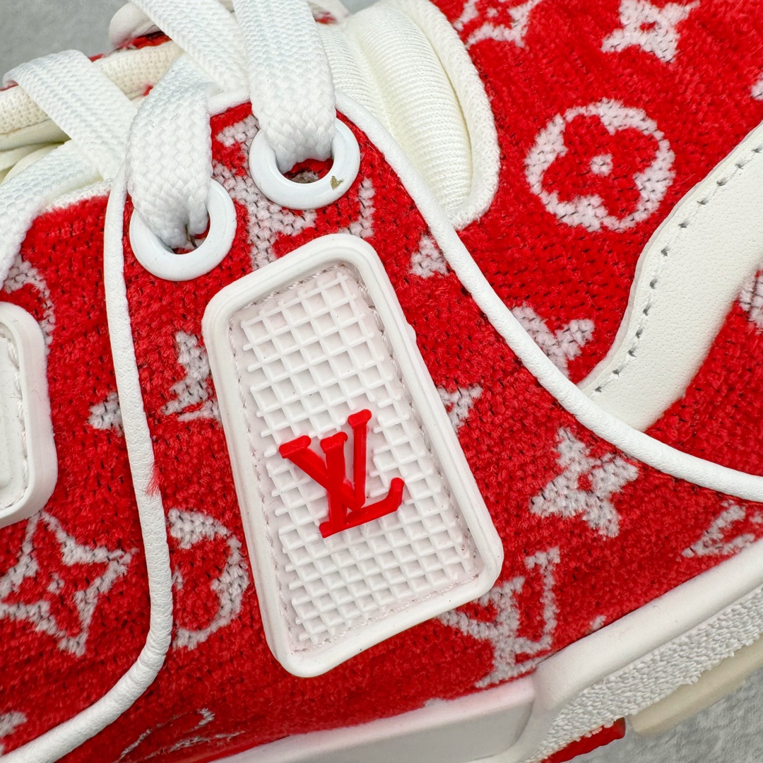 图片[17]-＃GD广顶 Louis Vuitton Trainer lv路易威登时装走秀运动时尚板鞋 外贸零售特供批次 2023全新纸板数据 印花高频效果碾压市面 市售天花板产物 耗时半年巨作 全套原厂新版原纸板楦头开发 原厂特供皮料加持 市场所有版本中综合最强的货品 GD实力大厂出品 全网最全配色更新最快 最成熟的做工稳定的品控 完美鞋型超高的清洁度 零毛边线头瑕疵 全套原楦原纸版原鞋开模 全网最具灵魂的版型 正确原装黄色鞋盒 正确中底印花 鞋面印花3D高频深度立体 全鞋电脑针车 紧密相连 针距密度一致 环保乳胶注塑鞋垫 厚度脚感还原原版 皮面裁剪部位 统一油边封口工艺 原装橡胶大底含胶量大底组合零偏差 专柜全套包装 防尘袋 说明书 质保卡 男女鞋 尺码：35 36 37 38 39 40 41 42 43 44 45-选品中心