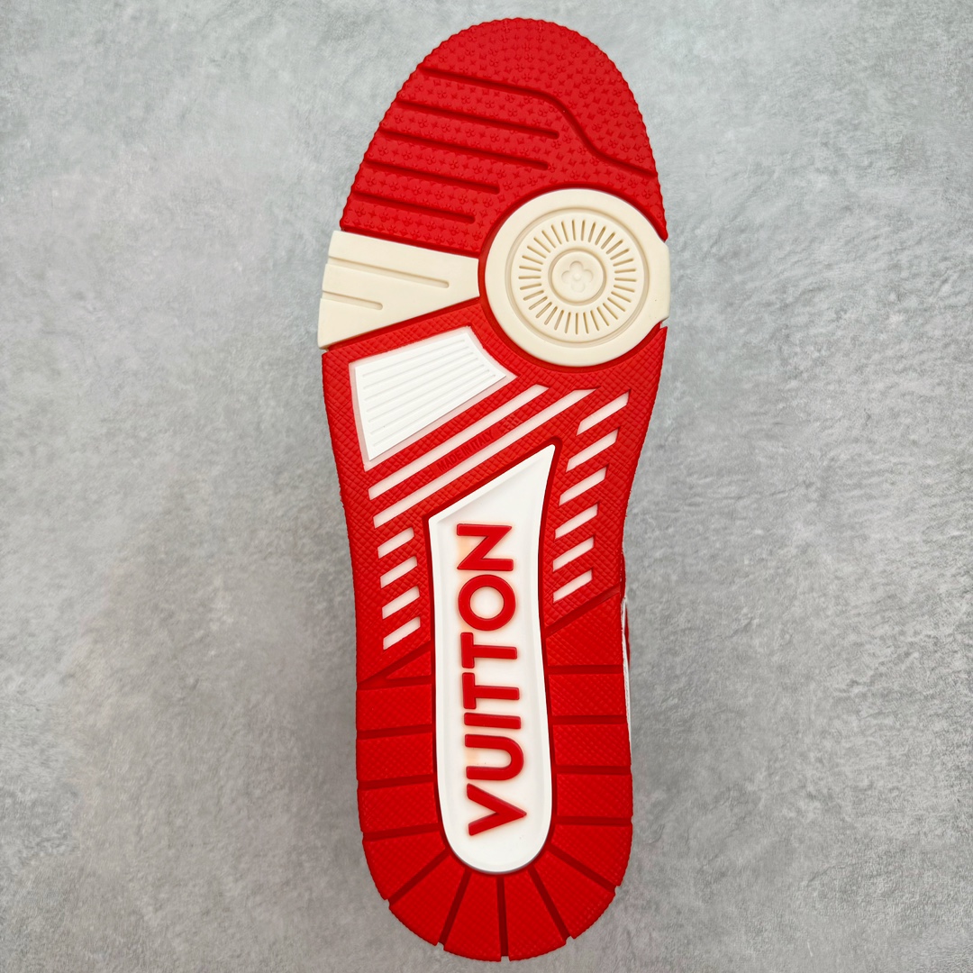 图片[9]-＃GD广顶 Louis Vuitton Trainer lv路易威登时装走秀运动时尚板鞋 外贸零售特供批次 2023全新纸板数据 印花高频效果碾压市面 市售天花板产物 耗时半年巨作 全套原厂新版原纸板楦头开发 原厂特供皮料加持 市场所有版本中综合最强的货品 GD实力大厂出品 全网最全配色更新最快 最成熟的做工稳定的品控 完美鞋型超高的清洁度 零毛边线头瑕疵 全套原楦原纸版原鞋开模 全网最具灵魂的版型 正确原装黄色鞋盒 正确中底印花 鞋面印花3D高频深度立体 全鞋电脑针车 紧密相连 针距密度一致 环保乳胶注塑鞋垫 厚度脚感还原原版 皮面裁剪部位 统一油边封口工艺 原装橡胶大底含胶量大底组合零偏差 专柜全套包装 防尘袋 说明书 质保卡 男女鞋 尺码：35 36 37 38 39 40 41 42 43 44 45-选品中心