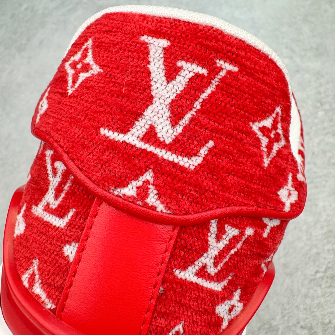 图片[12]-＃GD广顶 Louis Vuitton Trainer lv路易威登时装走秀运动时尚板鞋 外贸零售特供批次 2023全新纸板数据 印花高频效果碾压市面 市售天花板产物 耗时半年巨作 全套原厂新版原纸板楦头开发 原厂特供皮料加持 市场所有版本中综合最强的货品 GD实力大厂出品 全网最全配色更新最快 最成熟的做工稳定的品控 完美鞋型超高的清洁度 零毛边线头瑕疵 全套原楦原纸版原鞋开模 全网最具灵魂的版型 正确原装黄色鞋盒 正确中底印花 鞋面印花3D高频深度立体 全鞋电脑针车 紧密相连 针距密度一致 环保乳胶注塑鞋垫 厚度脚感还原原版 皮面裁剪部位 统一油边封口工艺 原装橡胶大底含胶量大底组合零偏差 专柜全套包装 防尘袋 说明书 质保卡 男女鞋 尺码：35 36 37 38 39 40 41 42 43 44 45-选品中心