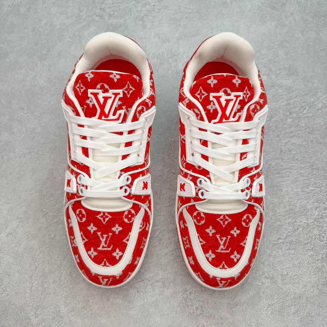 图片[2]-＃GD广顶 Louis Vuitton Trainer lv路易威登时装走秀运动时尚板鞋 外贸零售特供批次 2023全新纸板数据 印花高频效果碾压市面 市售天花板产物 耗时半年巨作 全套原厂新版原纸板楦头开发 原厂特供皮料加持 市场所有版本中综合最强的货品 GD实力大厂出品 全网最全配色更新最快 最成熟的做工稳定的品控 完美鞋型超高的清洁度 零毛边线头瑕疵 全套原楦原纸版原鞋开模 全网最具灵魂的版型 正确原装黄色鞋盒 正确中底印花 鞋面印花3D高频深度立体 全鞋电脑针车 紧密相连 针距密度一致 环保乳胶注塑鞋垫 厚度脚感还原原版 皮面裁剪部位 统一油边封口工艺 原装橡胶大底含胶量大底组合零偏差 专柜全套包装 防尘袋 说明书 质保卡 男女鞋 尺码：35 36 37 38 39 40 41 42 43 44 45-选品中心
