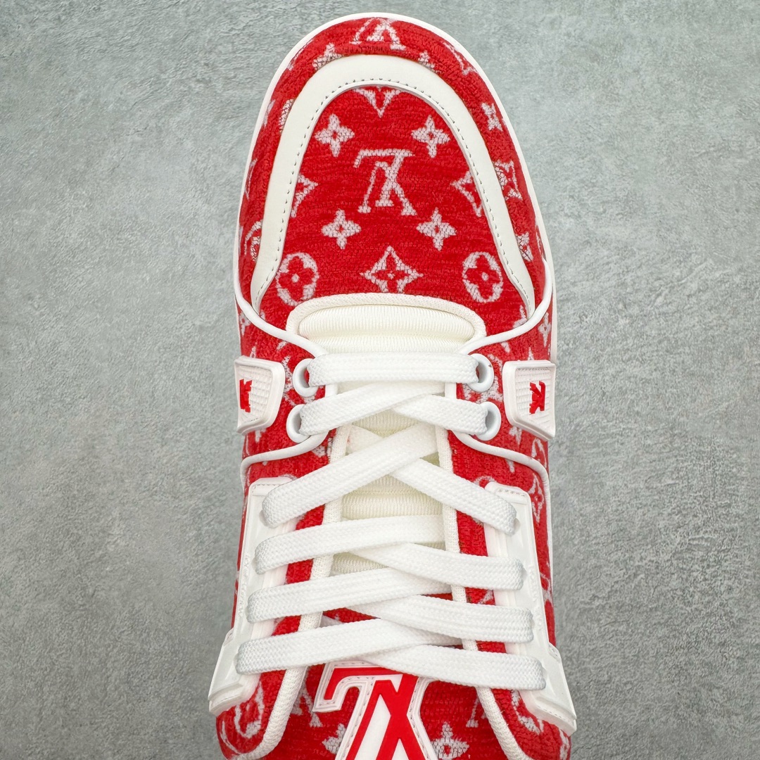 图片[4]-＃GD广顶 Louis Vuitton Trainer lv路易威登时装走秀运动时尚板鞋 外贸零售特供批次 2023全新纸板数据 印花高频效果碾压市面 市售天花板产物 耗时半年巨作 全套原厂新版原纸板楦头开发 原厂特供皮料加持 市场所有版本中综合最强的货品 GD实力大厂出品 全网最全配色更新最快 最成熟的做工稳定的品控 完美鞋型超高的清洁度 零毛边线头瑕疵 全套原楦原纸版原鞋开模 全网最具灵魂的版型 正确原装黄色鞋盒 正确中底印花 鞋面印花3D高频深度立体 全鞋电脑针车 紧密相连 针距密度一致 环保乳胶注塑鞋垫 厚度脚感还原原版 皮面裁剪部位 统一油边封口工艺 原装橡胶大底含胶量大底组合零偏差 专柜全套包装 防尘袋 说明书 质保卡 男女鞋 尺码：35 36 37 38 39 40 41 42 43 44 45-选品中心