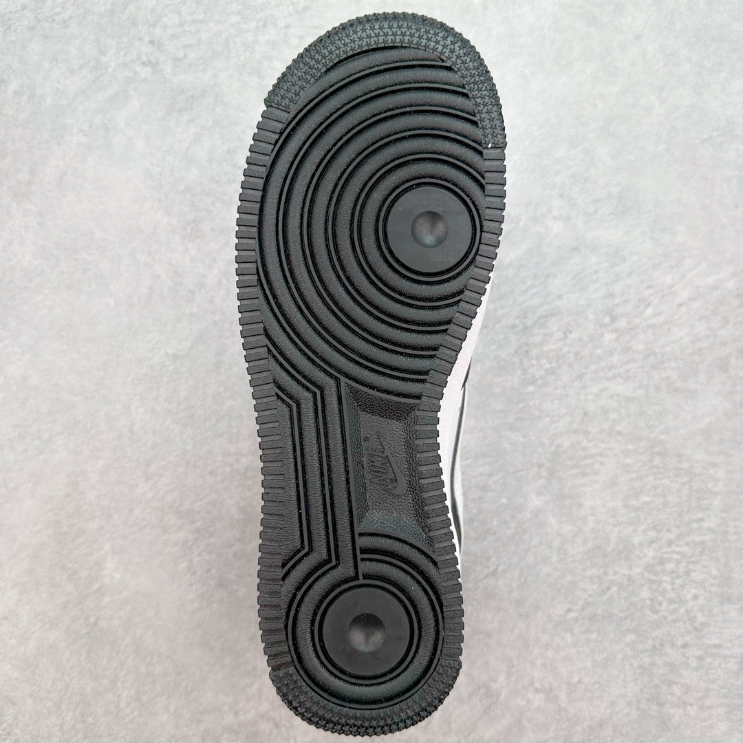 图片[9]-＃福利特价 NK Air Force 1´07 Low 空军一号低帮百搭休闲运动板鞋 柔软、弹性十足的缓震性能和出色的中底设计 横跨复古与现代的外型结合 造就出风靡全球三十多年的Force 1 直到今天还深受青睐 尺码：35.5 36 36.5 37.5 38 38.5 39 40 40.5 41 42 42.5 43 44 44.5 45-选品中心