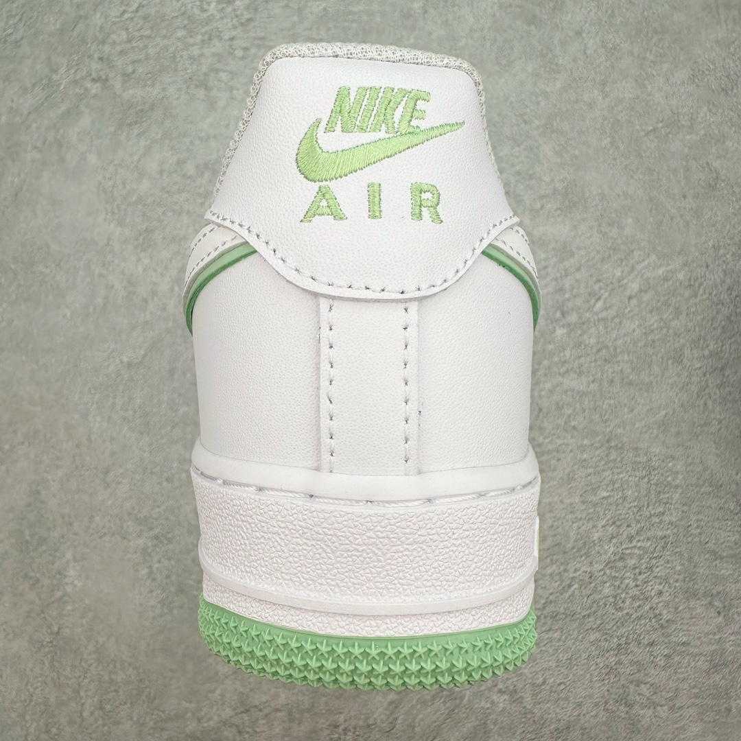 图片[7]-＃福利特价 NK Air Force 1´07 Low 空军一号低帮百搭休闲运动板鞋 柔软、弹性十足的缓震性能和出色的中底设计 横跨复古与现代的外型结合 造就出风靡全球三十多年的Force 1 直到今天还深受青睐 尺码：35.5 36 36.5 37.5 38 38.5 39 40 40.5 41 42 42.5 43 44 44.5 45-选品中心