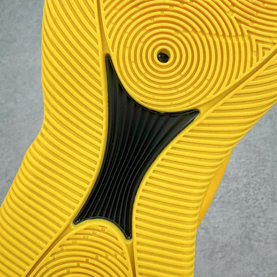 图片[15]-＃独家首发 AD Harden Vol.9 詹姆斯哈登九代签名篮球鞋 JH6486 整体依旧承袭着科幻的外观姿态，鞋侧三线采用类似抓痕的风格示人。搭配类似液态金属的配色光泽，第一眼看着就特别有速度感和战斗气息。鞋底方面，同样采用隐藏中底设定。而这一代的外底上翻的纹理更多，相信对快速摆脱、变向移动更有帮助。尺码：40 40.5 41 42 42.5 43 44 44.5 45 46 47.5-选品中心