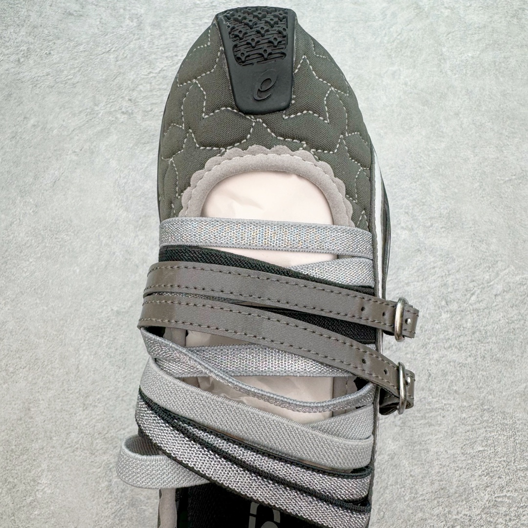 图片[4]-KIKO KOSTADINOV × MARC JACOBS x Asics Gel-Lokros 亚瑟士三方联名皮革圆头拼接耐磨透气轻便低帮生活休闲鞋 采用星星图案绗缝鞋面设计 闪亮金属感饰带与松紧带点缀鞋身 如珍珠般闪光的中底 巧妙注入ASICS亚瑟士标志性GEL科FLYTEFOAM PROPEL缓冲技术和花朵胎纹图案 尺码：36 37.5 38 39 40 40.5 41.5 42 42.5 43.5 44 45-选品中心