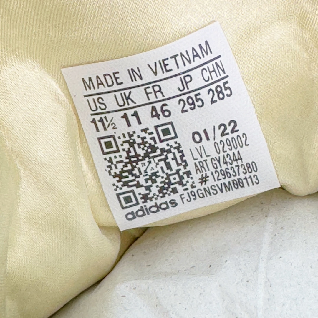 图片[12]-＃PB福利特价 Wales Bonner x AD Originals Samba 桑巴舞系列绅士德训足球风百搭低帮休闲运动板鞋 联名米白绿 GY4344 口碑大厂出品 品控大底版型不断改良更新 全套原纸板楦头开发 确保原汁原味 完美呈现桑巴版型 一比一鞋头弧度高度鞋身弧度 此版本只针对中端市场 皮料材质有所更替 其他数据细节工艺流程均保持一致 绝不口嗨 细节品控鞋型随意对比 正确烫金高频细节 原装纳米超迁皮料 独家私模橡胶大底 原盒原配 这款桑巴鞋展示了高质量的工艺 带有装饰的超锁缝制和无缝的手感 柔软、柔软的皮革造型和标志性的3条纹完成了精致的外观 正规合身鞋带 鞋面上有绒面鞋垫 橡胶鞋底 享受正畸套筒软感 自50年代首次亮相以来就一直在赢得粉丝的青睐 尺码：36 36.5 37.5 38 38.5 39 40 40.5 41 42 42.5 43 44 44.5 45 46-选品中心