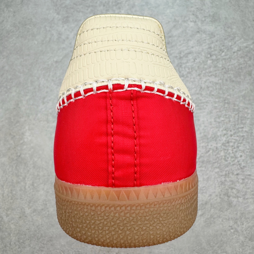 图片[8]-＃PB福利特价 Wales Bonner x AD Originals Samba 桑巴舞系列绅士德训足球风百搭低帮休闲运动板鞋 联名红色 GY6612 口碑大厂出品 品控大底版型不断改良更新 全套原纸板楦头开发 确保原汁原味 完美呈现桑巴版型 一比一鞋头弧度高度鞋身弧度 此版本只针对中端市场 皮料材质有所更替 其他数据细节工艺流程均保持一致 绝不口嗨 细节品控鞋型随意对比 正确烫金高频细节 原装纳米超迁皮料 独家私模橡胶大底 原盒原配 这款桑巴鞋展示了高质量的工艺 带有装饰的超锁缝制和无缝的手感 柔软、柔软的皮革造型和标志性的3条纹完成了精致的外观 正规合身鞋带 鞋面上有绒面鞋垫 橡胶鞋底 享受正畸套筒软感 自50年代首次亮相以来就一直在赢得粉丝的青睐 尺码：36 36.5 37.5 38 38.5 39 40 40.5 41 42 42.5 43 44 44.5 45 46-选品中心