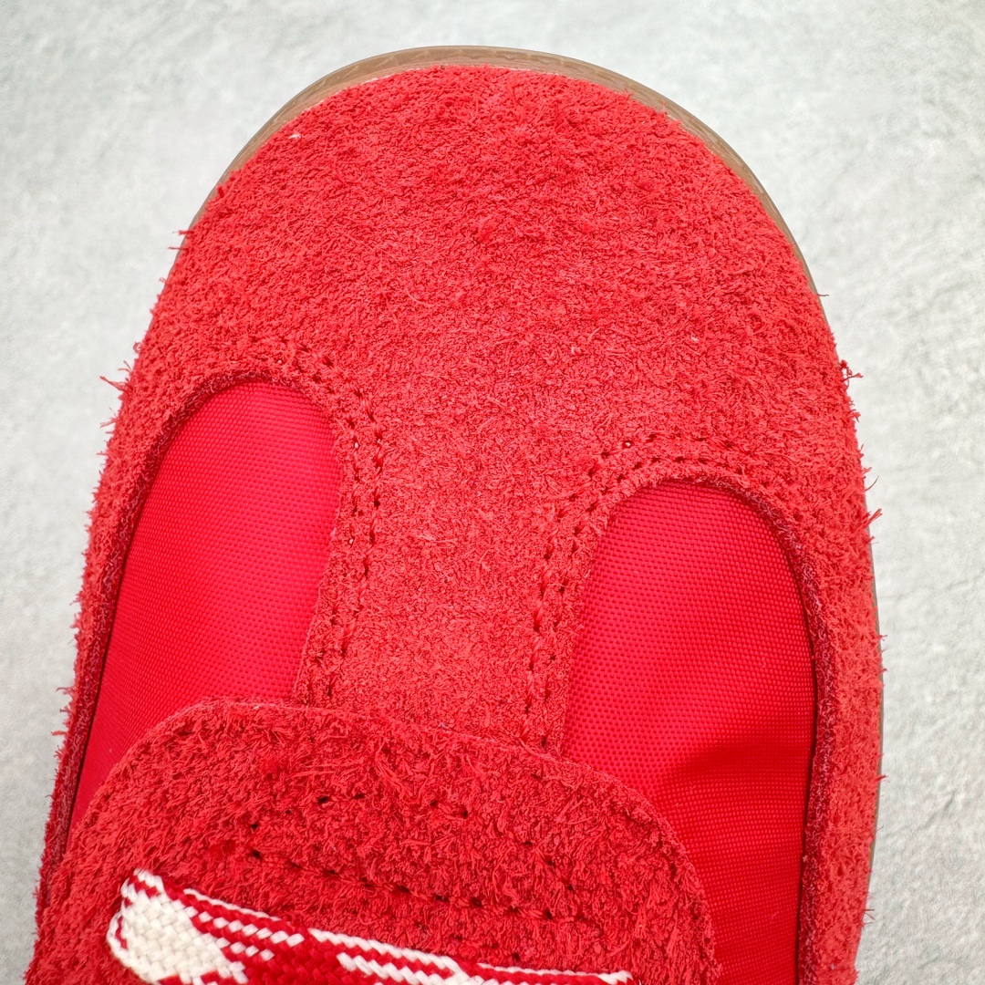 图片[18]-＃PB福利特价 Wales Bonner x AD Originals Samba 桑巴舞系列绅士德训足球风百搭低帮休闲运动板鞋 联名红色 GY6612 口碑大厂出品 品控大底版型不断改良更新 全套原纸板楦头开发 确保原汁原味 完美呈现桑巴版型 一比一鞋头弧度高度鞋身弧度 此版本只针对中端市场 皮料材质有所更替 其他数据细节工艺流程均保持一致 绝不口嗨 细节品控鞋型随意对比 正确烫金高频细节 原装纳米超迁皮料 独家私模橡胶大底 原盒原配 这款桑巴鞋展示了高质量的工艺 带有装饰的超锁缝制和无缝的手感 柔软、柔软的皮革造型和标志性的3条纹完成了精致的外观 正规合身鞋带 鞋面上有绒面鞋垫 橡胶鞋底 享受正畸套筒软感 自50年代首次亮相以来就一直在赢得粉丝的青睐 尺码：36 36.5 37.5 38 38.5 39 40 40.5 41 42 42.5 43 44 44.5 45 46-选品中心