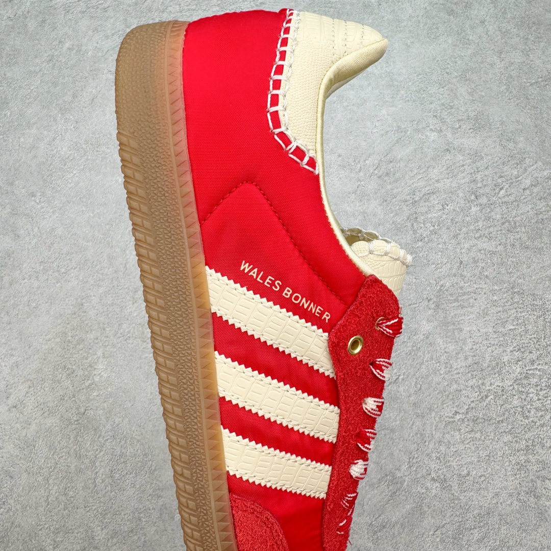 图片[6]-＃PB福利特价 Wales Bonner x AD Originals Samba 桑巴舞系列绅士德训足球风百搭低帮休闲运动板鞋 联名红色 GY6612 口碑大厂出品 品控大底版型不断改良更新 全套原纸板楦头开发 确保原汁原味 完美呈现桑巴版型 一比一鞋头弧度高度鞋身弧度 此版本只针对中端市场 皮料材质有所更替 其他数据细节工艺流程均保持一致 绝不口嗨 细节品控鞋型随意对比 正确烫金高频细节 原装纳米超迁皮料 独家私模橡胶大底 原盒原配 这款桑巴鞋展示了高质量的工艺 带有装饰的超锁缝制和无缝的手感 柔软、柔软的皮革造型和标志性的3条纹完成了精致的外观 正规合身鞋带 鞋面上有绒面鞋垫 橡胶鞋底 享受正畸套筒软感 自50年代首次亮相以来就一直在赢得粉丝的青睐 尺码：36 36.5 37.5 38 38.5 39 40 40.5 41 42 42.5 43 44 44.5 45 46-选品中心