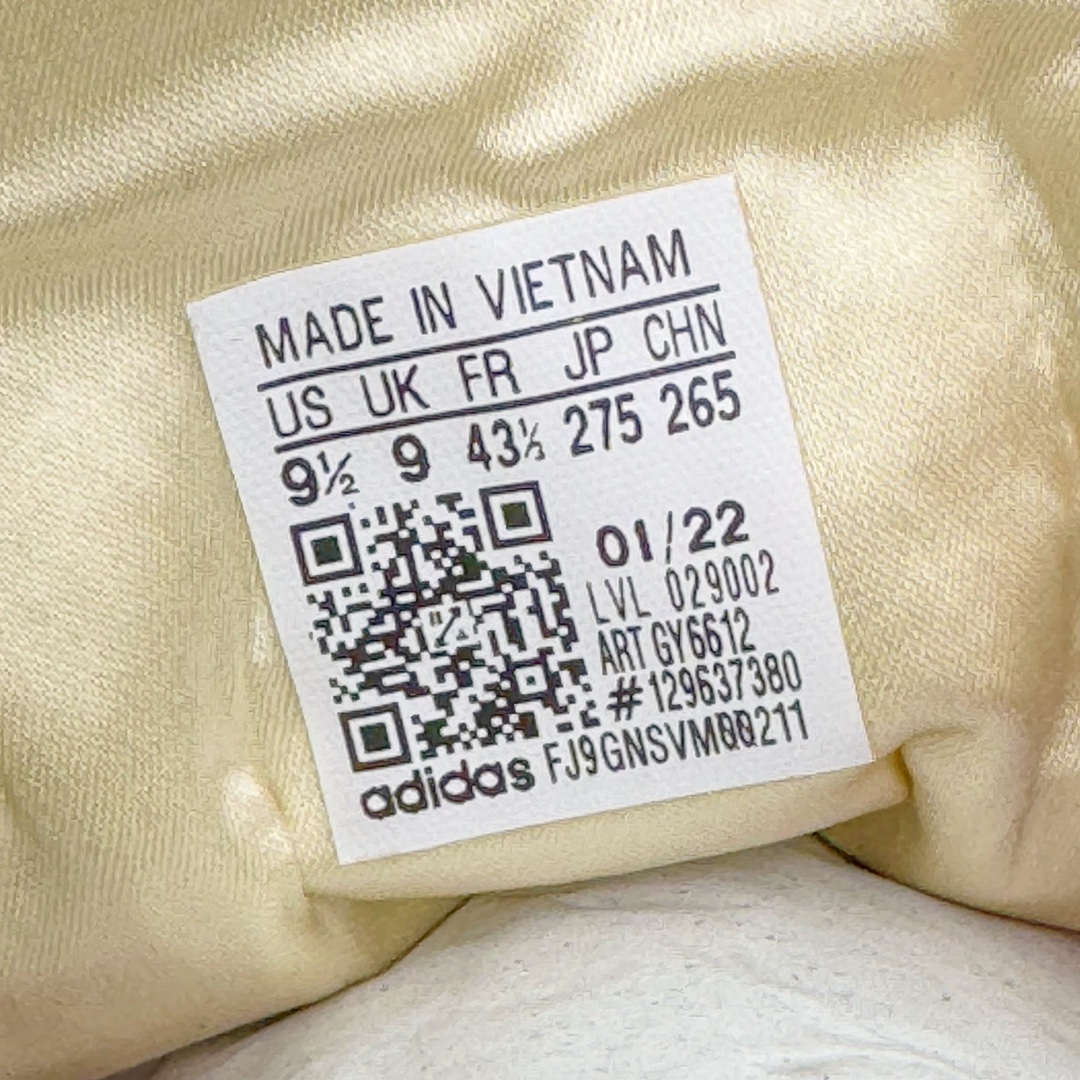 图片[11]-＃PB福利特价 Wales Bonner x AD Originals Samba 桑巴舞系列绅士德训足球风百搭低帮休闲运动板鞋 联名红色 GY6612 口碑大厂出品 品控大底版型不断改良更新 全套原纸板楦头开发 确保原汁原味 完美呈现桑巴版型 一比一鞋头弧度高度鞋身弧度 此版本只针对中端市场 皮料材质有所更替 其他数据细节工艺流程均保持一致 绝不口嗨 细节品控鞋型随意对比 正确烫金高频细节 原装纳米超迁皮料 独家私模橡胶大底 原盒原配 这款桑巴鞋展示了高质量的工艺 带有装饰的超锁缝制和无缝的手感 柔软、柔软的皮革造型和标志性的3条纹完成了精致的外观 正规合身鞋带 鞋面上有绒面鞋垫 橡胶鞋底 享受正畸套筒软感 自50年代首次亮相以来就一直在赢得粉丝的青睐 尺码：36 36.5 37.5 38 38.5 39 40 40.5 41 42 42.5 43 44 44.5 45 46-选品中心