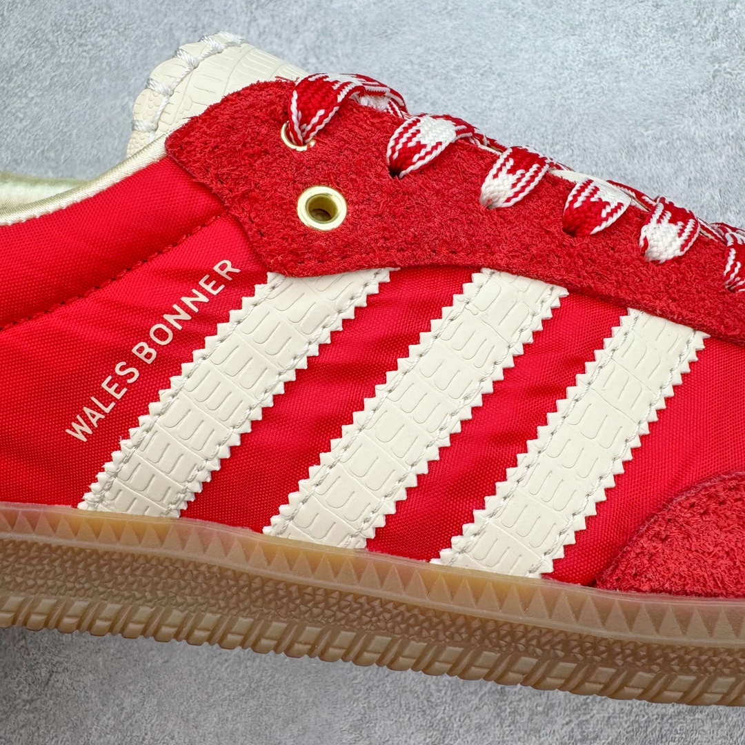 图片[20]-＃PB福利特价 Wales Bonner x AD Originals Samba 桑巴舞系列绅士德训足球风百搭低帮休闲运动板鞋 联名红色 GY6612 口碑大厂出品 品控大底版型不断改良更新 全套原纸板楦头开发 确保原汁原味 完美呈现桑巴版型 一比一鞋头弧度高度鞋身弧度 此版本只针对中端市场 皮料材质有所更替 其他数据细节工艺流程均保持一致 绝不口嗨 细节品控鞋型随意对比 正确烫金高频细节 原装纳米超迁皮料 独家私模橡胶大底 原盒原配 这款桑巴鞋展示了高质量的工艺 带有装饰的超锁缝制和无缝的手感 柔软、柔软的皮革造型和标志性的3条纹完成了精致的外观 正规合身鞋带 鞋面上有绒面鞋垫 橡胶鞋底 享受正畸套筒软感 自50年代首次亮相以来就一直在赢得粉丝的青睐 尺码：36 36.5 37.5 38 38.5 39 40 40.5 41 42 42.5 43 44 44.5 45 46-选品中心