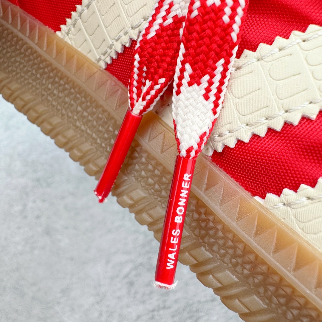 图片[12]-＃PB福利特价 Wales Bonner x AD Originals Samba 桑巴舞系列绅士德训足球风百搭低帮休闲运动板鞋 联名红色 GY6612 口碑大厂出品 品控大底版型不断改良更新 全套原纸板楦头开发 确保原汁原味 完美呈现桑巴版型 一比一鞋头弧度高度鞋身弧度 此版本只针对中端市场 皮料材质有所更替 其他数据细节工艺流程均保持一致 绝不口嗨 细节品控鞋型随意对比 正确烫金高频细节 原装纳米超迁皮料 独家私模橡胶大底 原盒原配 这款桑巴鞋展示了高质量的工艺 带有装饰的超锁缝制和无缝的手感 柔软、柔软的皮革造型和标志性的3条纹完成了精致的外观 正规合身鞋带 鞋面上有绒面鞋垫 橡胶鞋底 享受正畸套筒软感 自50年代首次亮相以来就一直在赢得粉丝的青睐 尺码：36 36.5 37.5 38 38.5 39 40 40.5 41 42 42.5 43 44 44.5 45 46-选品中心