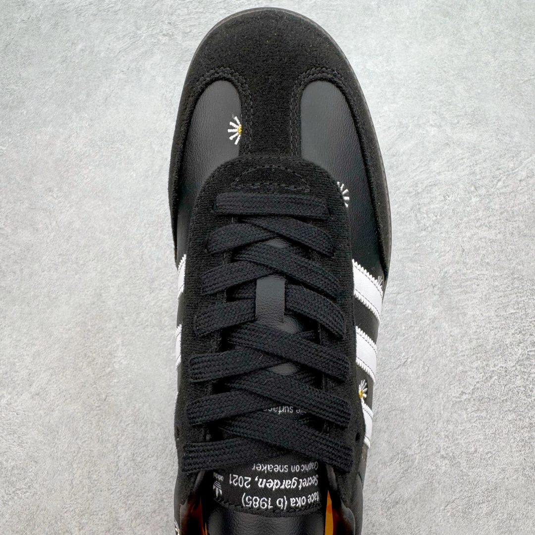 图片[4]-＃PB福利特价 FACE x Atmos x AD Original Samba OG 桑巴复古经典轻便板鞋 三方联名黑白 H03848 口碑大厂出品 品控大底版型不断改良更新 全套原纸板楦头开发 确保原汁原味 完美呈现桑巴版型 一比一鞋头弧度高度鞋身弧度 此版本只针对中端市场 皮料材质有所更替 其他数据细节工艺流程均保持一致 绝不口嗨 细节品控鞋型随意对比 正确烫金高频细节 原装纳米超迁皮料 独家私模橡胶大底 原盒原配 这款桑巴鞋展示了高质量的工艺 带有装饰的超锁缝制和无缝的手感 柔软、柔软的皮革造型和标志性的3条纹完成了精致的外观 正规合身鞋带 鞋面上有绒面鞋垫 橡胶鞋底 享受正畸套筒软感 自50年代首次亮相以来就一直在赢得粉丝的青睐 尺码：36 36.5 37.5 38 38.5 39 40 40.5 41 42 42.5 43 44 44.5 45 46-选品中心