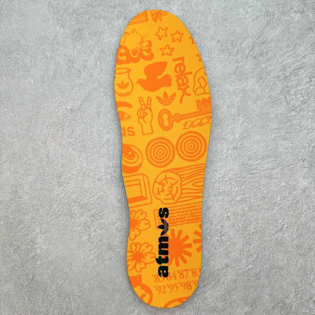 图片[10]-＃PB福利特价 FACE x Atmos x AD Original Samba OG 桑巴复古经典轻便板鞋 三方联名黑白 H03848 口碑大厂出品 品控大底版型不断改良更新 全套原纸板楦头开发 确保原汁原味 完美呈现桑巴版型 一比一鞋头弧度高度鞋身弧度 此版本只针对中端市场 皮料材质有所更替 其他数据细节工艺流程均保持一致 绝不口嗨 细节品控鞋型随意对比 正确烫金高频细节 原装纳米超迁皮料 独家私模橡胶大底 原盒原配 这款桑巴鞋展示了高质量的工艺 带有装饰的超锁缝制和无缝的手感 柔软、柔软的皮革造型和标志性的3条纹完成了精致的外观 正规合身鞋带 鞋面上有绒面鞋垫 橡胶鞋底 享受正畸套筒软感 自50年代首次亮相以来就一直在赢得粉丝的青睐 尺码：36 36.5 37.5 38 38.5 39 40 40.5 41 42 42.5 43 44 44.5 45 46-选品中心