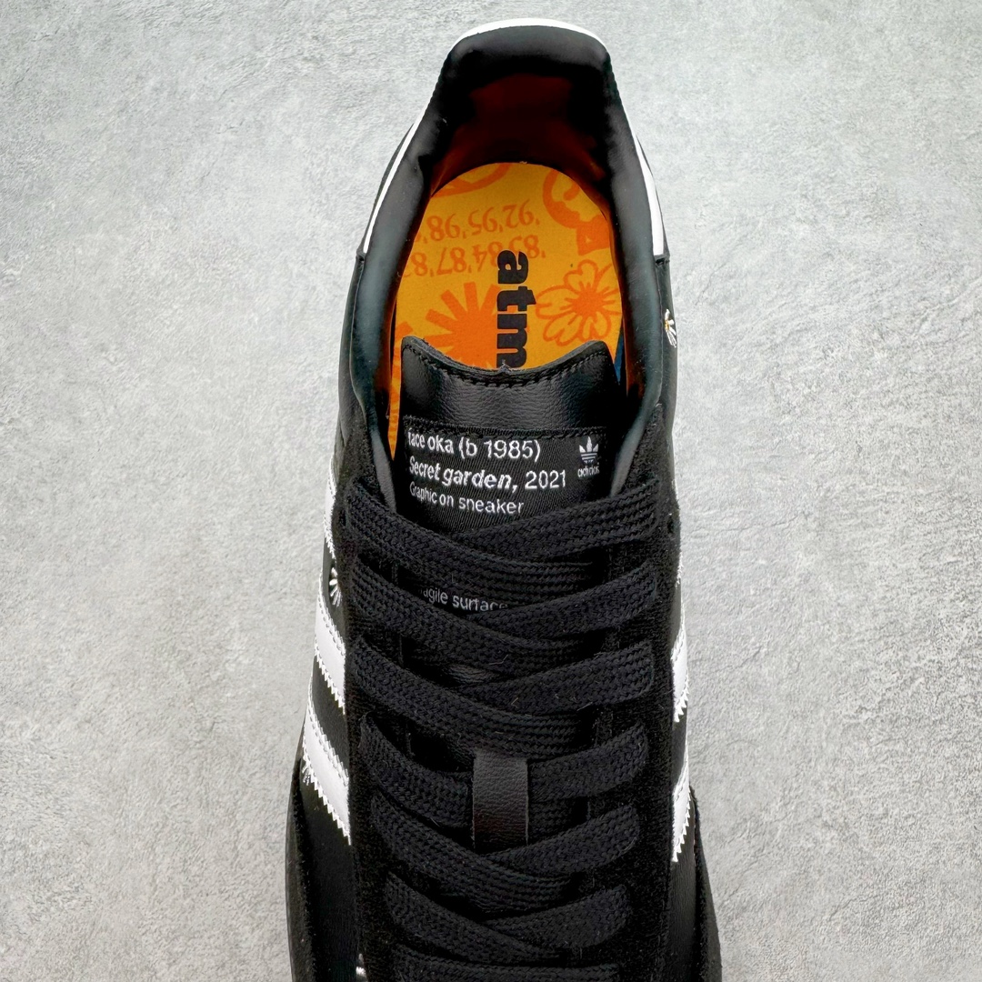 图片[5]-＃PB福利特价 FACE x Atmos x AD Original Samba OG 桑巴复古经典轻便板鞋 三方联名黑白 H03848 口碑大厂出品 品控大底版型不断改良更新 全套原纸板楦头开发 确保原汁原味 完美呈现桑巴版型 一比一鞋头弧度高度鞋身弧度 此版本只针对中端市场 皮料材质有所更替 其他数据细节工艺流程均保持一致 绝不口嗨 细节品控鞋型随意对比 正确烫金高频细节 原装纳米超迁皮料 独家私模橡胶大底 原盒原配 这款桑巴鞋展示了高质量的工艺 带有装饰的超锁缝制和无缝的手感 柔软、柔软的皮革造型和标志性的3条纹完成了精致的外观 正规合身鞋带 鞋面上有绒面鞋垫 橡胶鞋底 享受正畸套筒软感 自50年代首次亮相以来就一直在赢得粉丝的青睐 尺码：36 36.5 37.5 38 38.5 39 40 40.5 41 42 42.5 43 44 44.5 45 46-选品中心