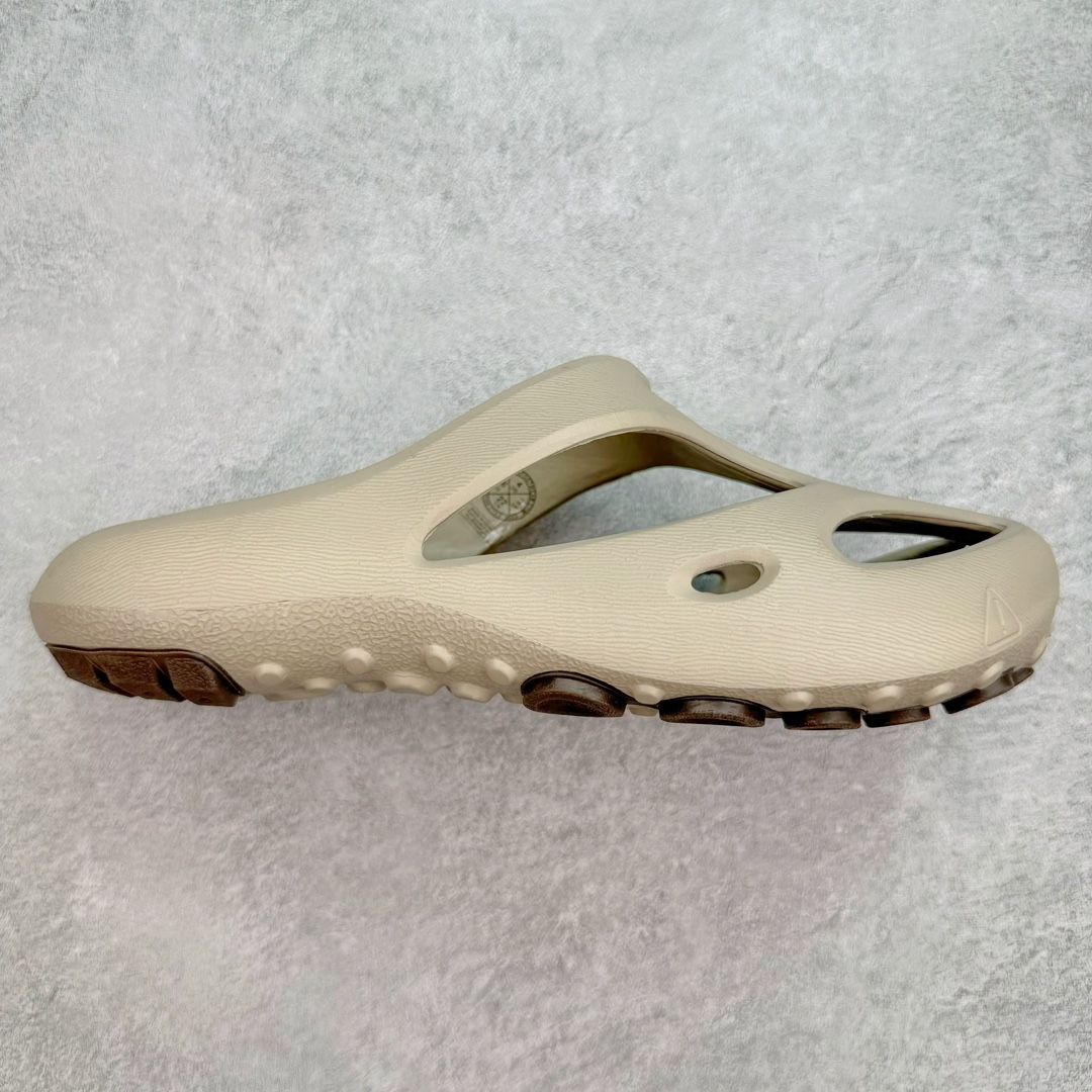 人气户外休闲鞋品牌-科恩Keen Uneek Flat-M 平底弹力穿搭溯溪涉水休闲户外拖鞋 #外贸订单出口品质 原装轻量级EVA中底缓震材质组合防滑橡胶外底部 夏季潮鞋 文青界的凉鞋至尊 都市机能户外品牌 KEEN 向来积极为其旗下大热鞋款 UNEEK 推出联名款，后跟为全封闭设计，快干衬里，HIGH-TRACTION橡胶外底，及轻量级EVA中底 达到轻量缓震的同时减轻重量。尺码：35 36 37 38 40 41 42 43 44 45-选品中心